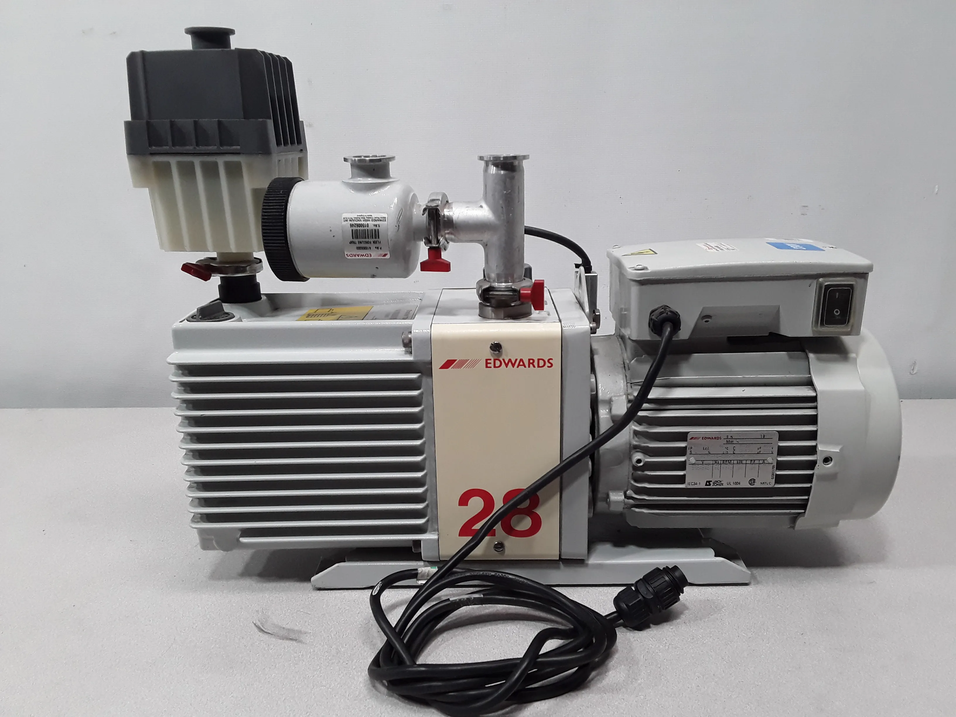 Edwards E2M28 Vacuum Pump - 220V 50Hz/60Hz