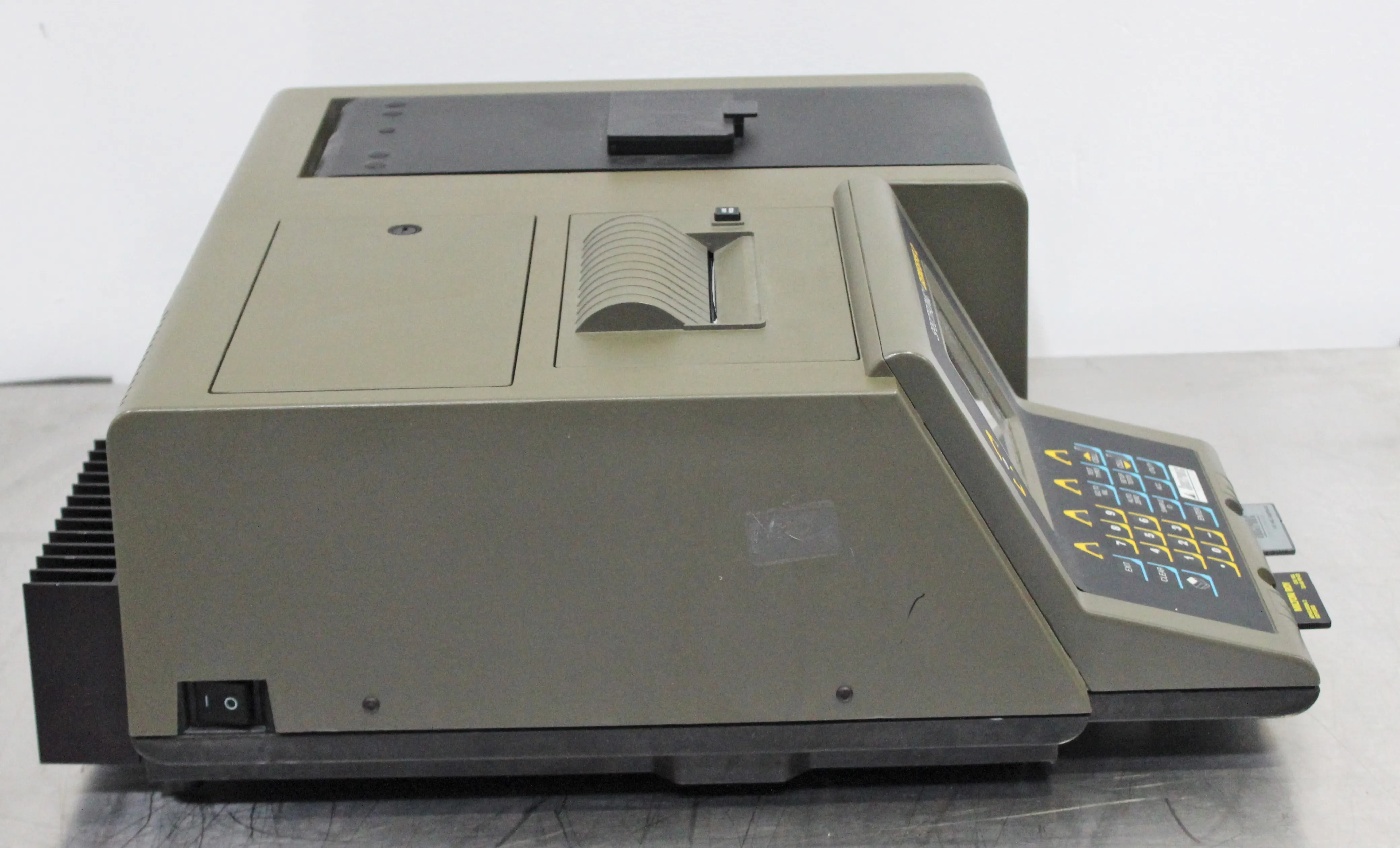 Spectronic Genesys 2 UV-Vis Spectrometer - Used Class 2 Lab Equipment w/ 30-Day Warranty