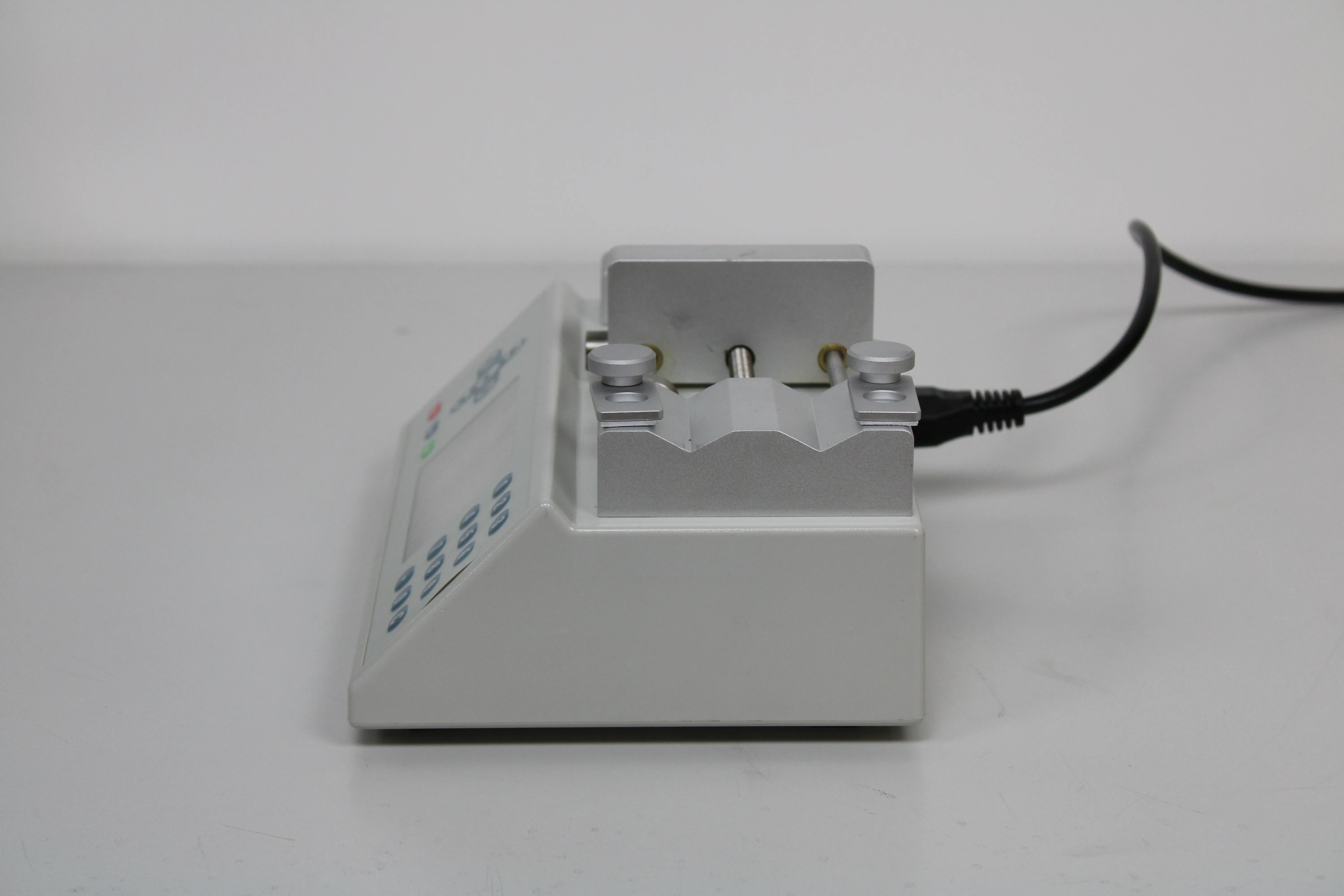 Chemyx Fusion 101 Syringe Pump - Used Laboratory Equipment - REUZEit Netherlands