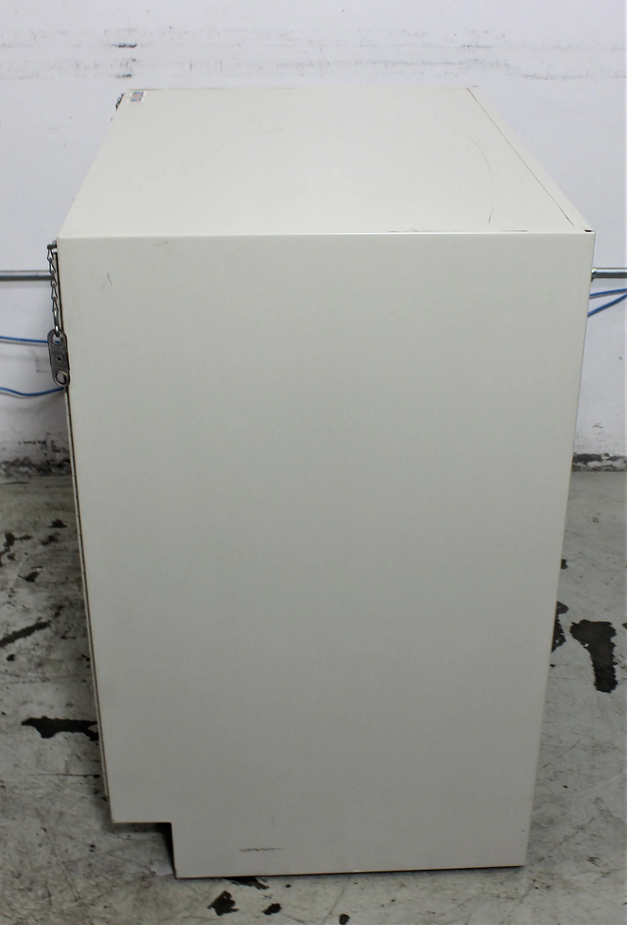 Used Fisher Hamilton 950S752 Flammable Cabinet 15 Gallon Double Doors Self-Closing Doors