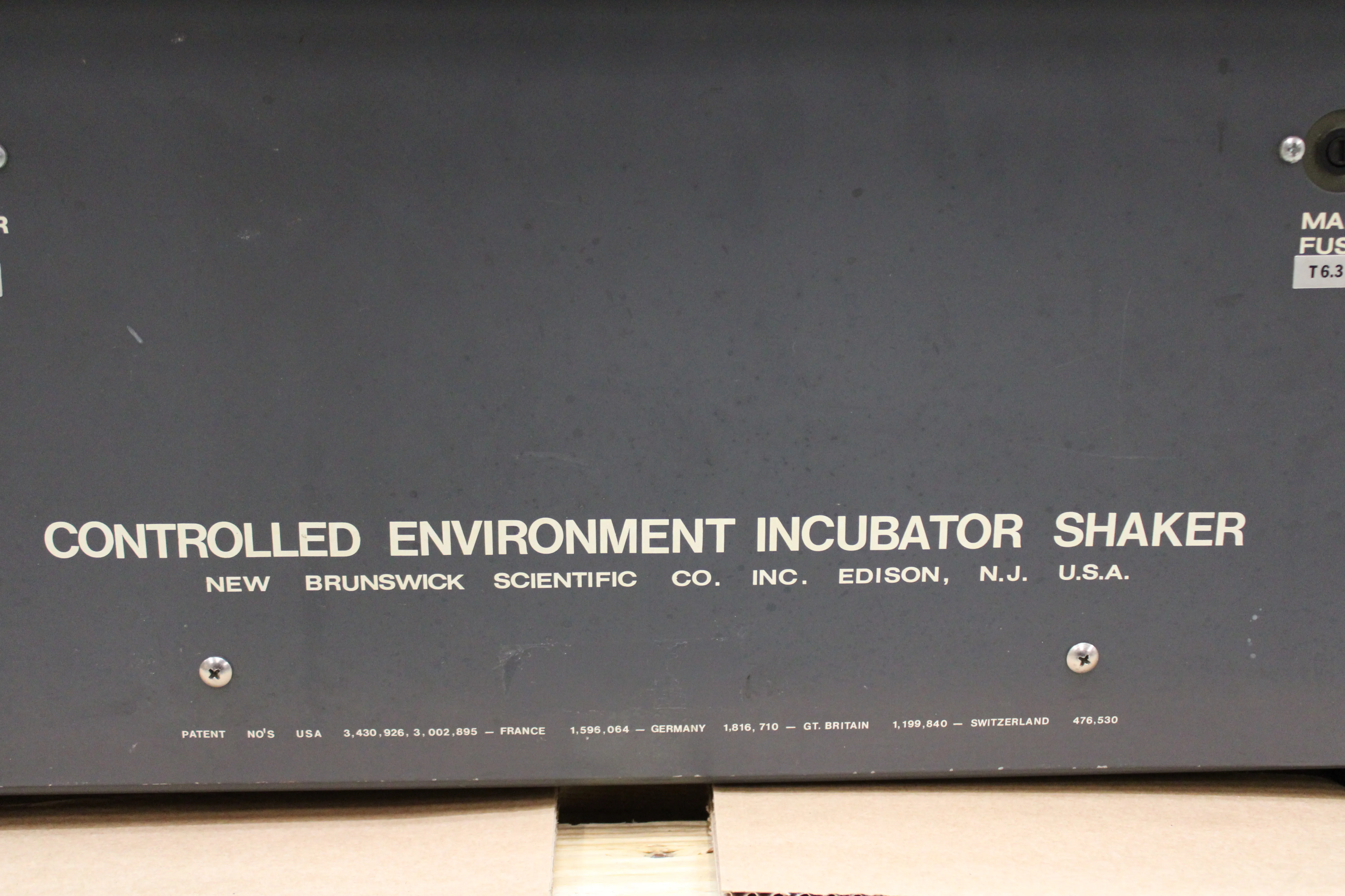 Used New Brunswick Scientific Incubator Shaker G25 - Laboratory Equipment