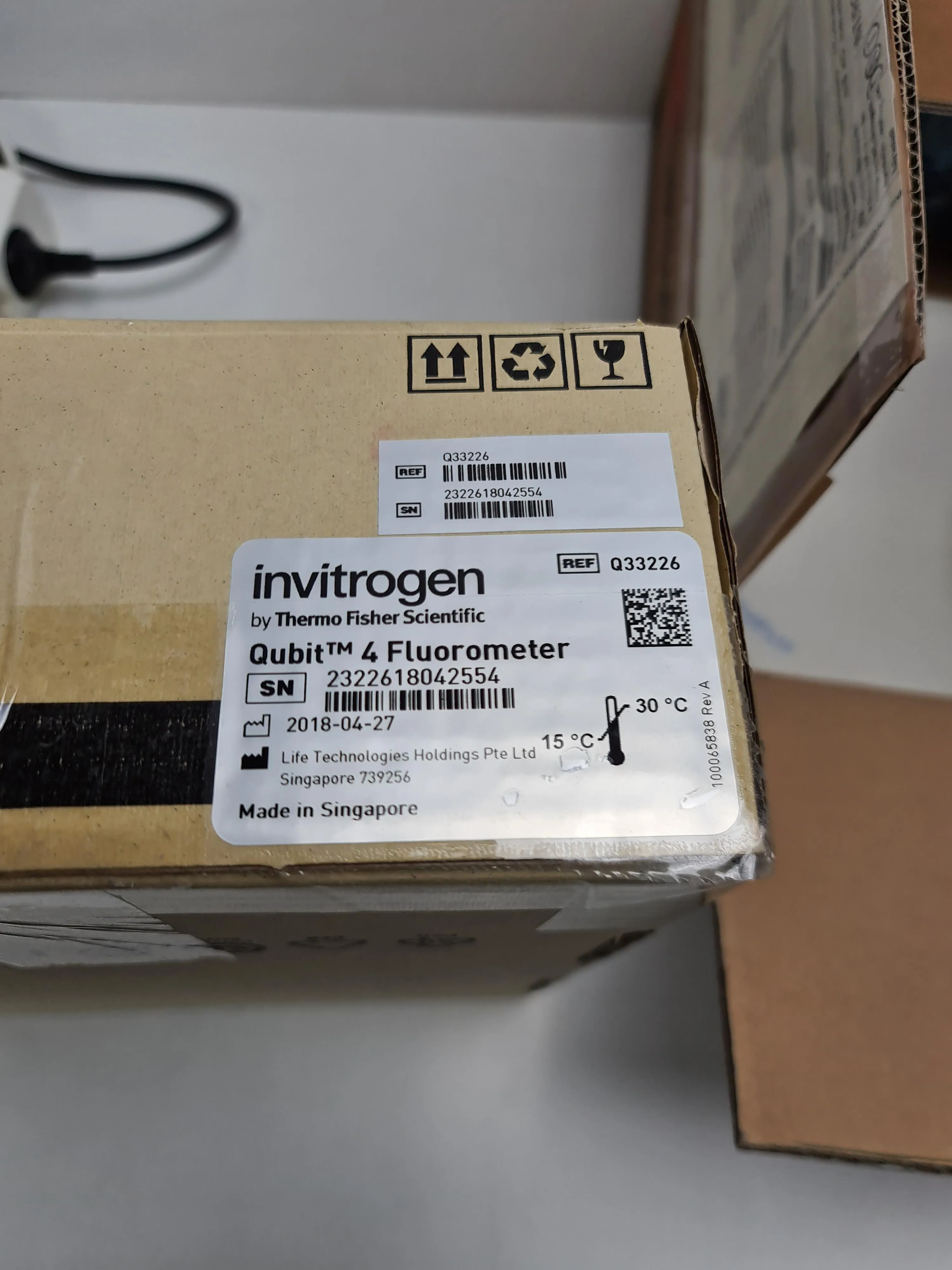 Invitrogen Qubit 4 DNA Synthesizer Fluorometer