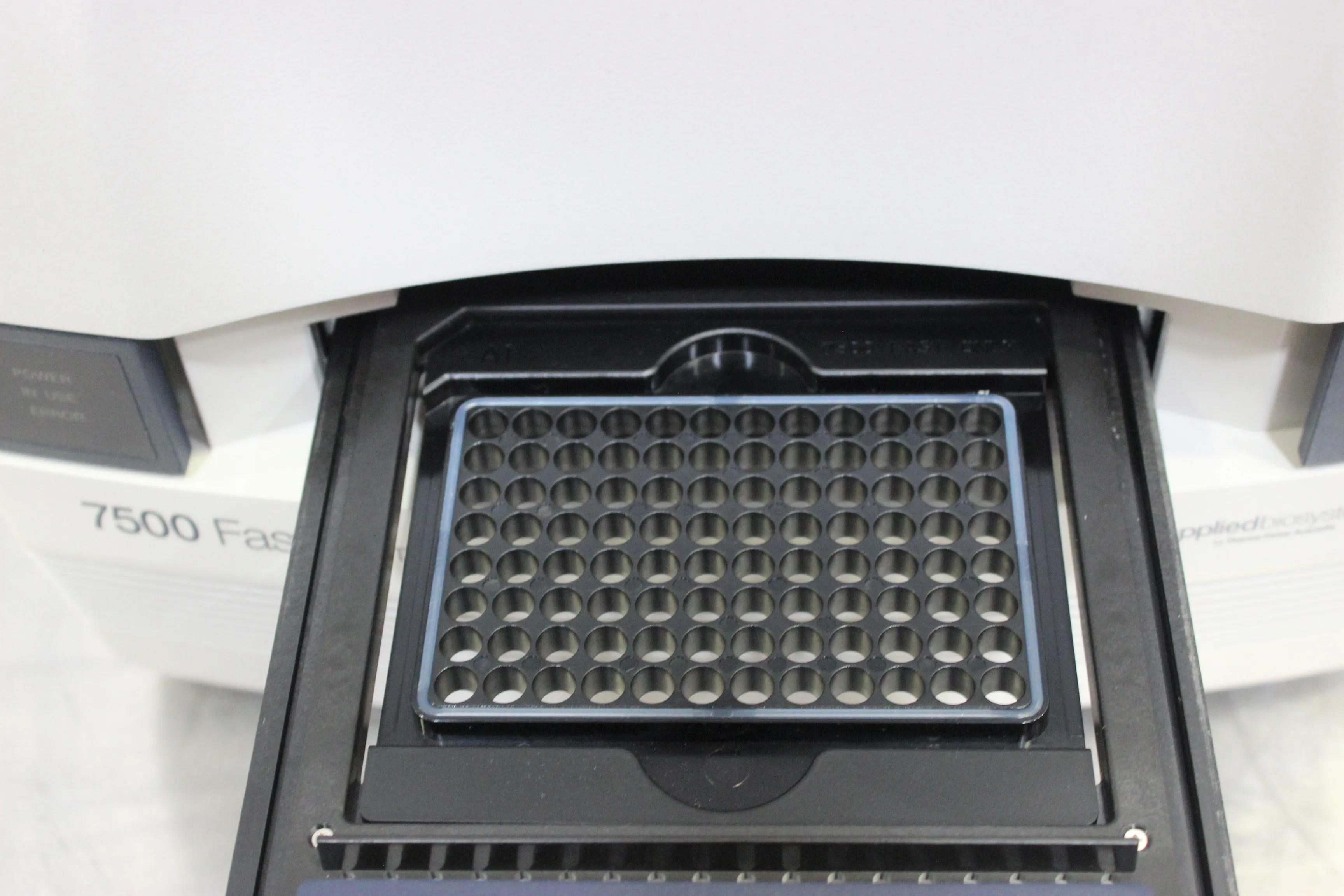 Applied Biosystems 7500 Fast Real-Time PCR System