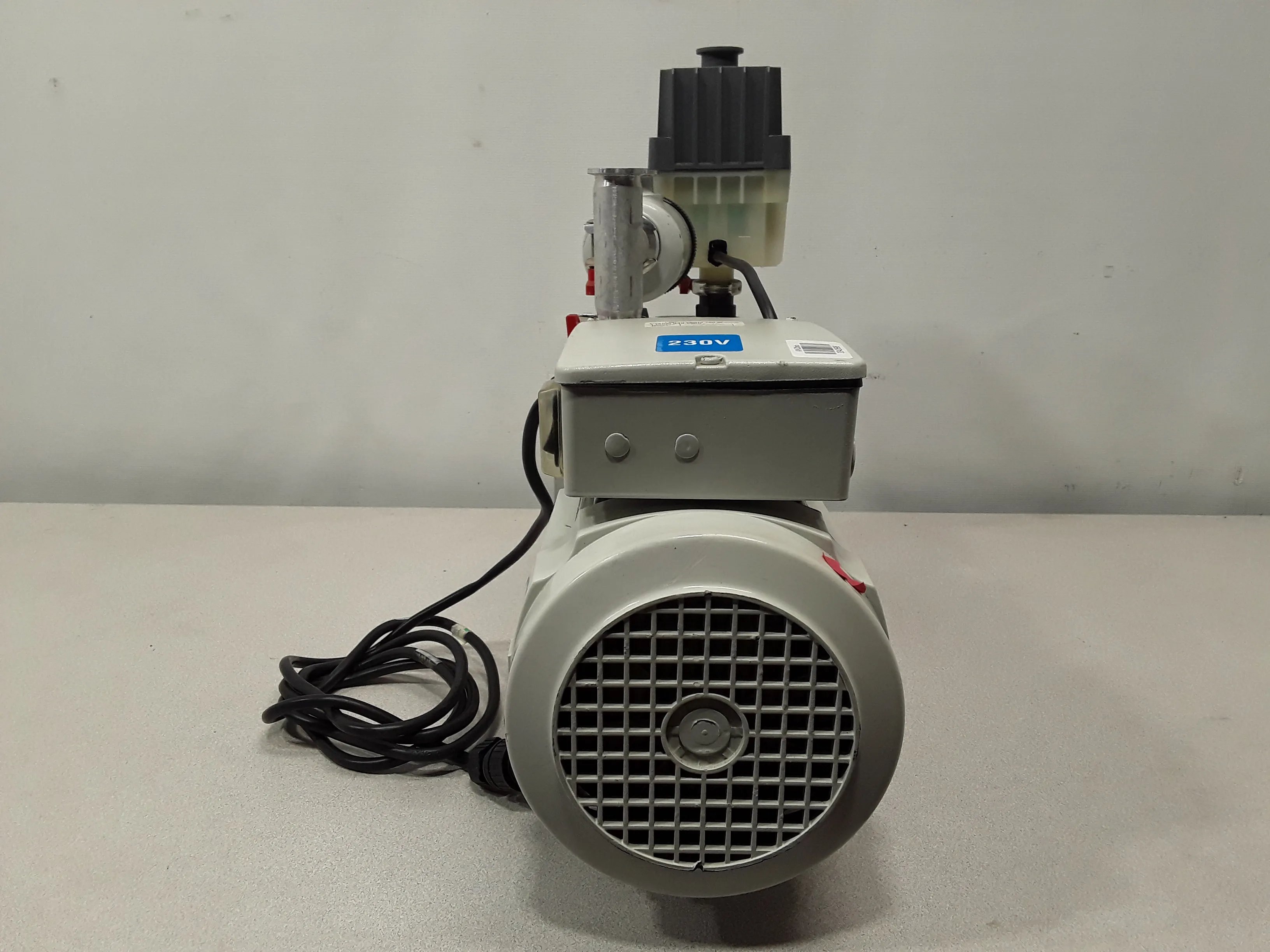 Edwards E2M28 Vacuum Pump - 220V 50Hz/60Hz