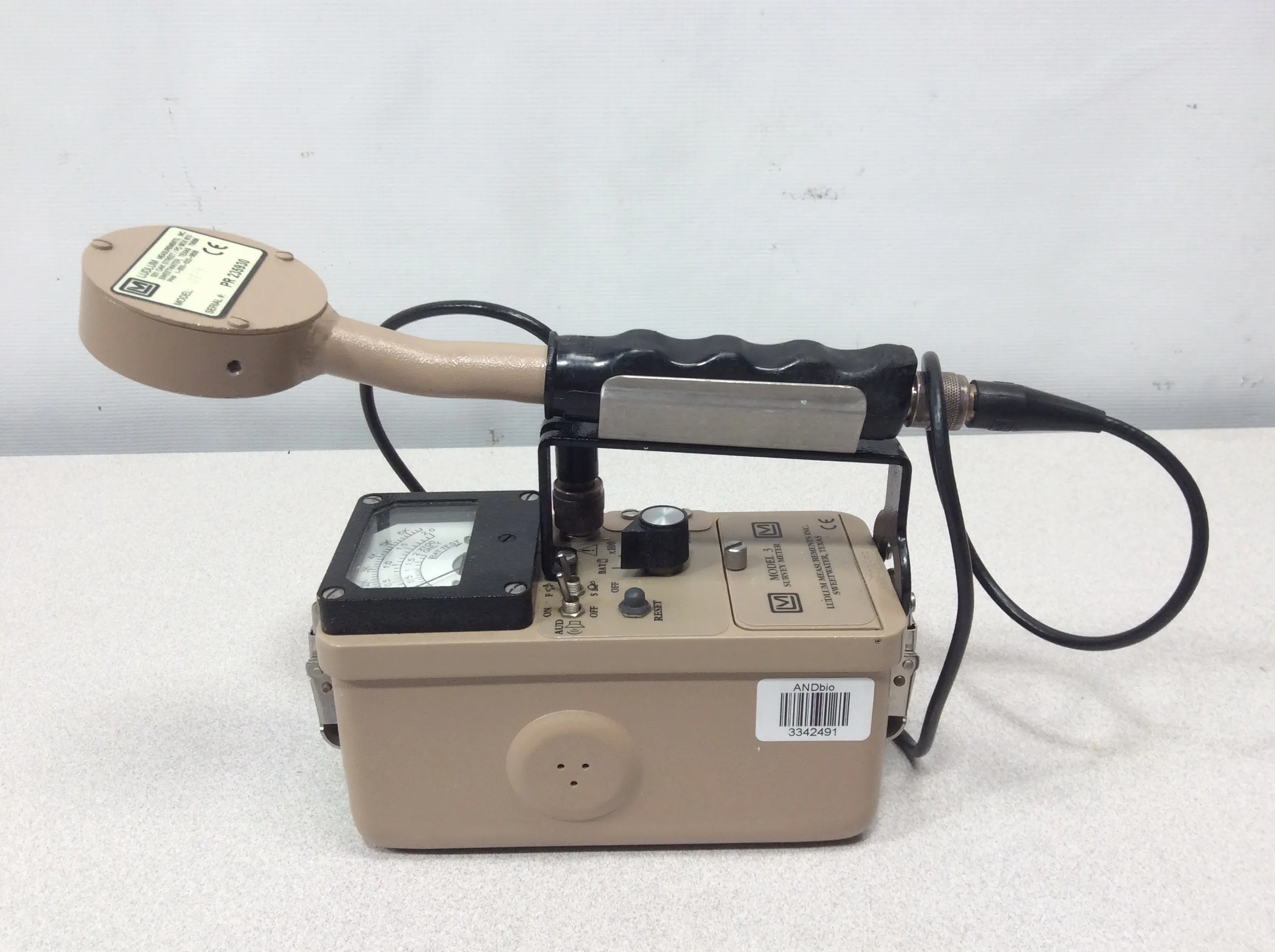 Ludlum 3 Radiation Survey Meter W/ 44-9 GM Pancake Probe