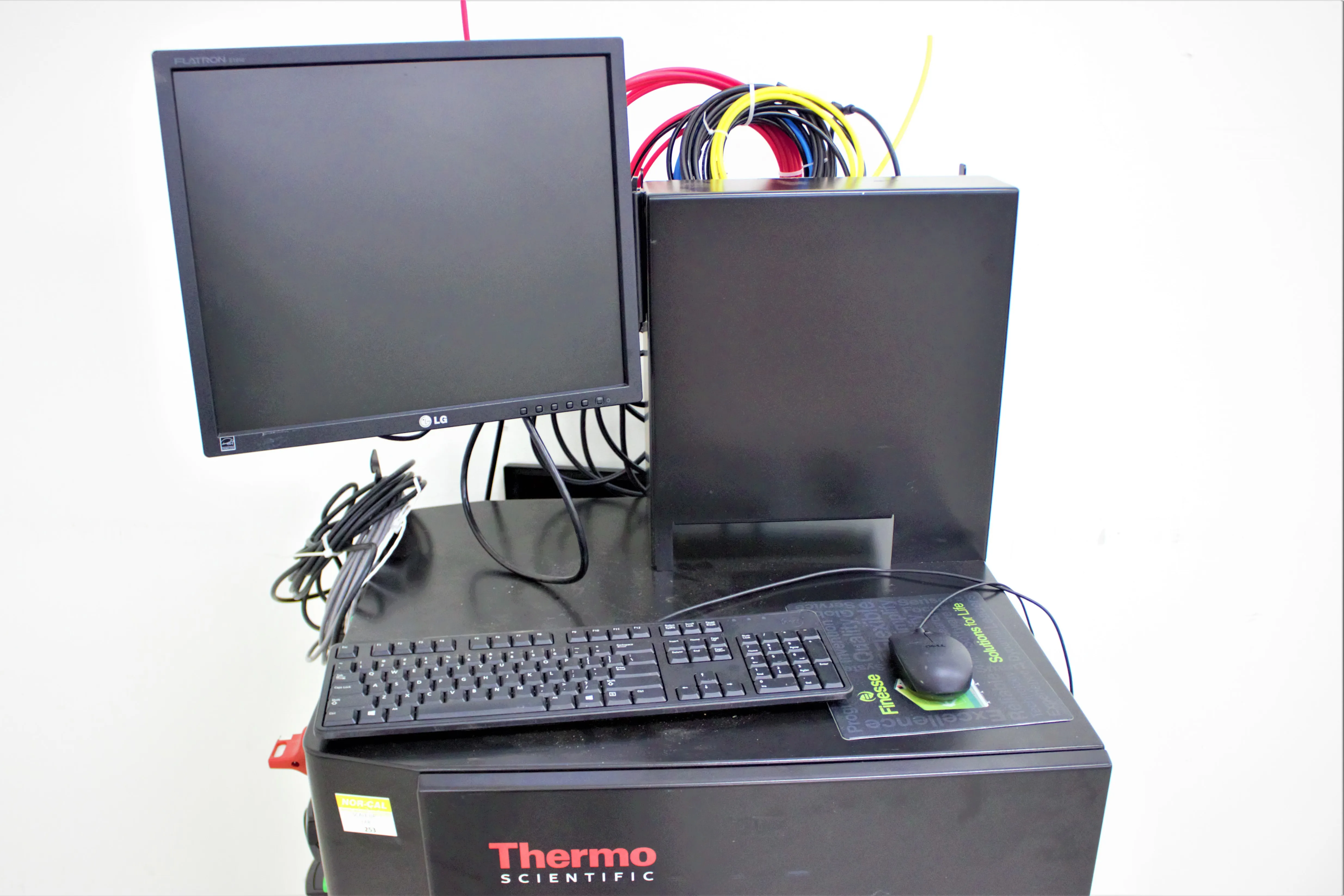 Thermo Scientific FINESSE Bioreactor Controller - Used G (Good) Condition - 120V/220V, 50Hz/60Hz, Missing Computer