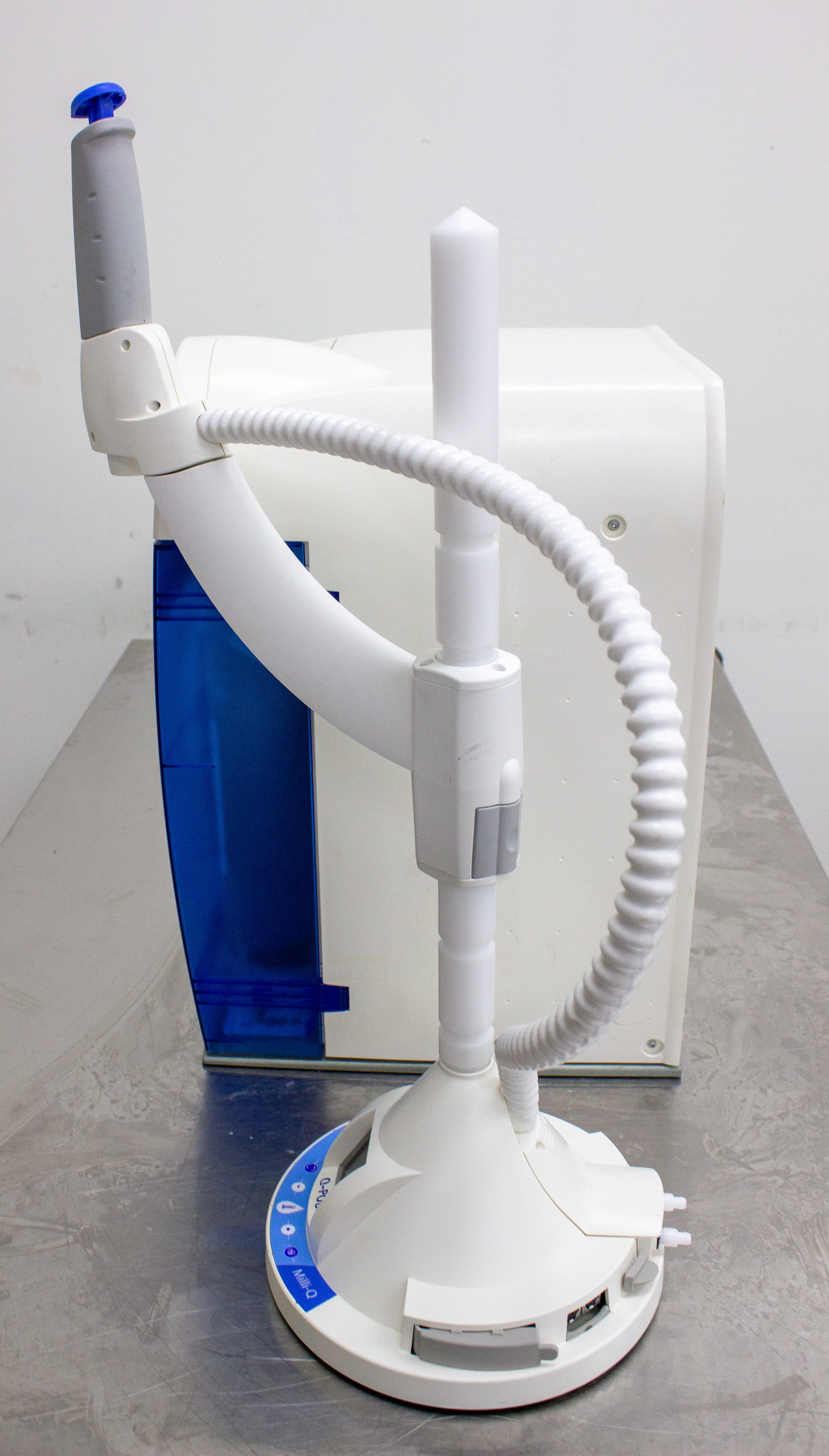 Millipore Milli-Q Advantage A10 Water Purification System Z00Q0V0T0