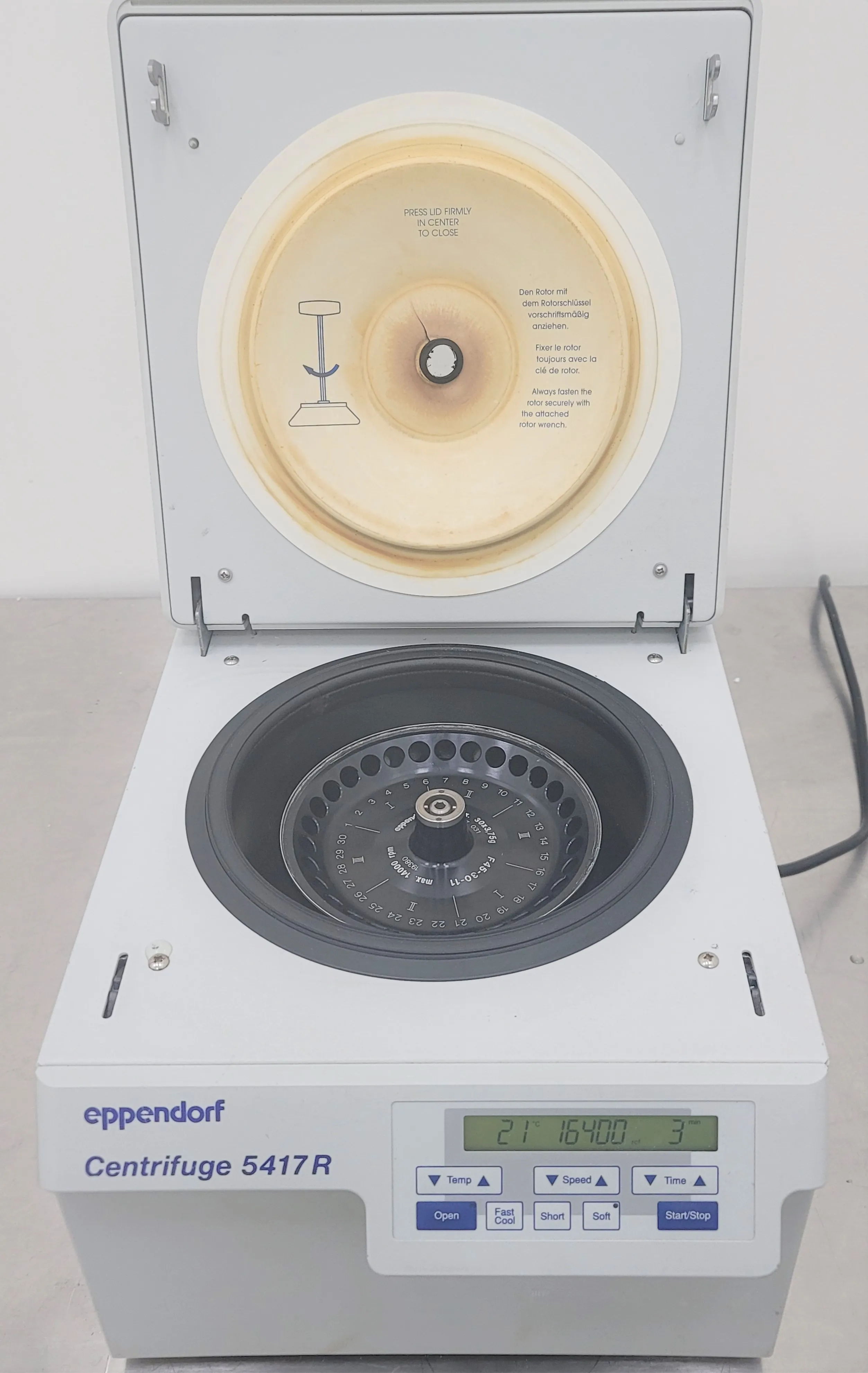 Eppendorf 5417R Benchtop Centrifuge