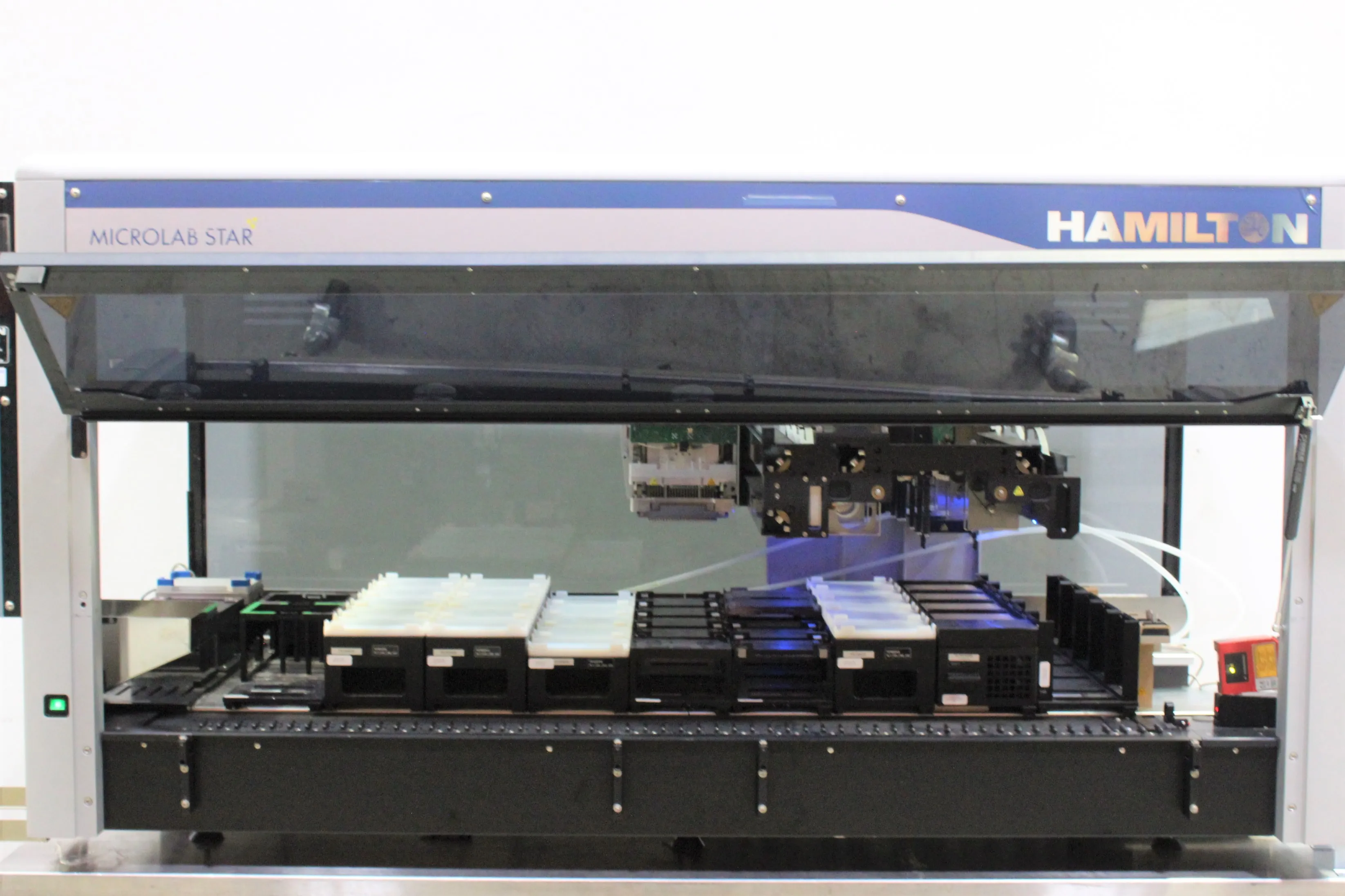 Hamilton Microlab Star Liquid Handling Workstation