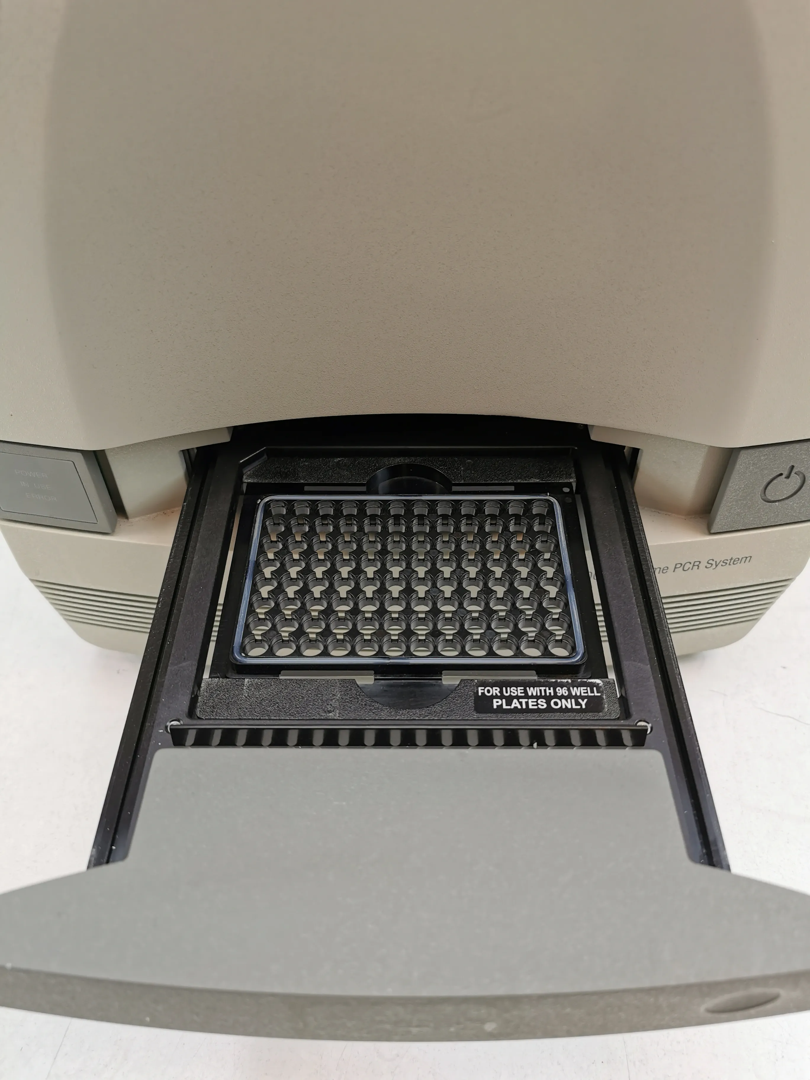 Applied Biosystems 7500 Fast Real-Time PCR System