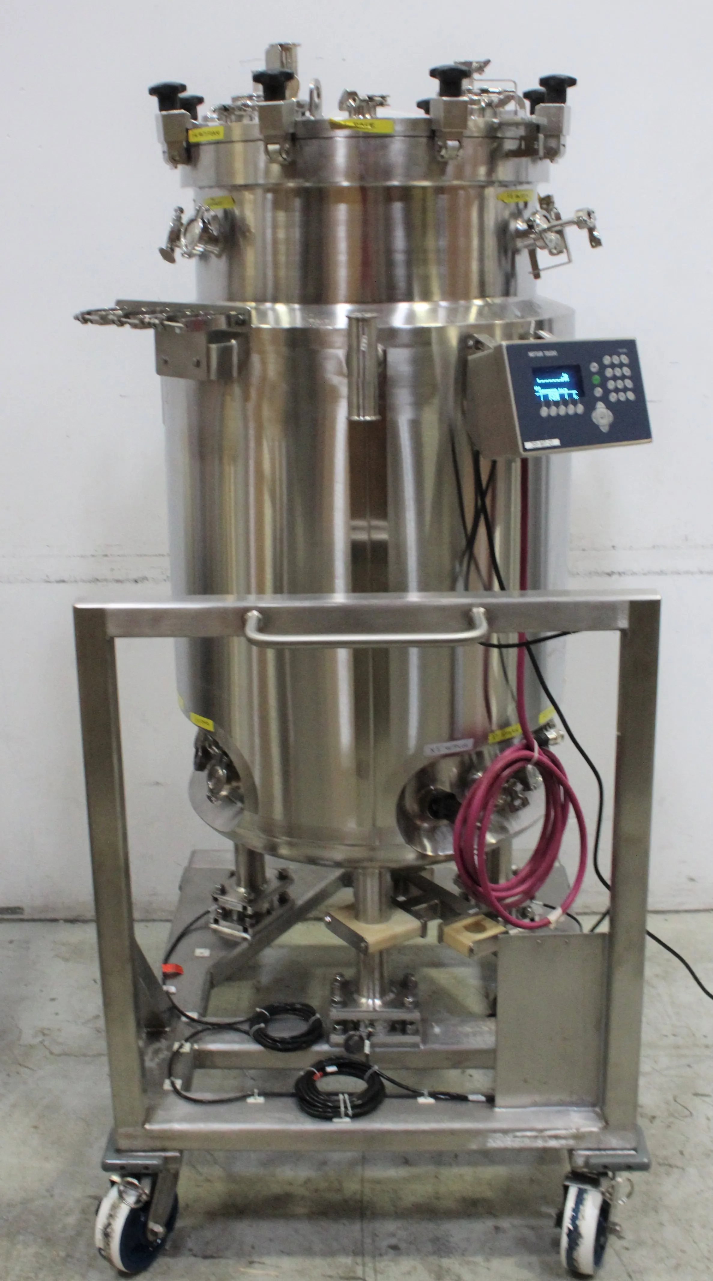 Stainless Technology 200 L Bioreactor - Used Laboratory Equipment