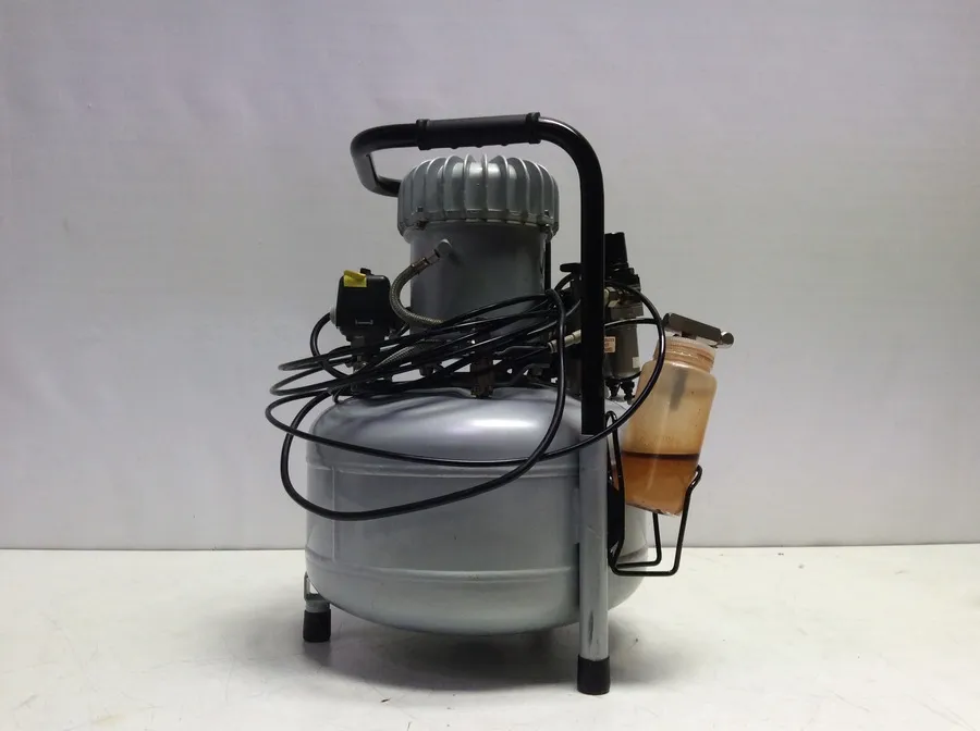 Jun-Air 6-25 Air Compressor, 25 L/6.6 gal