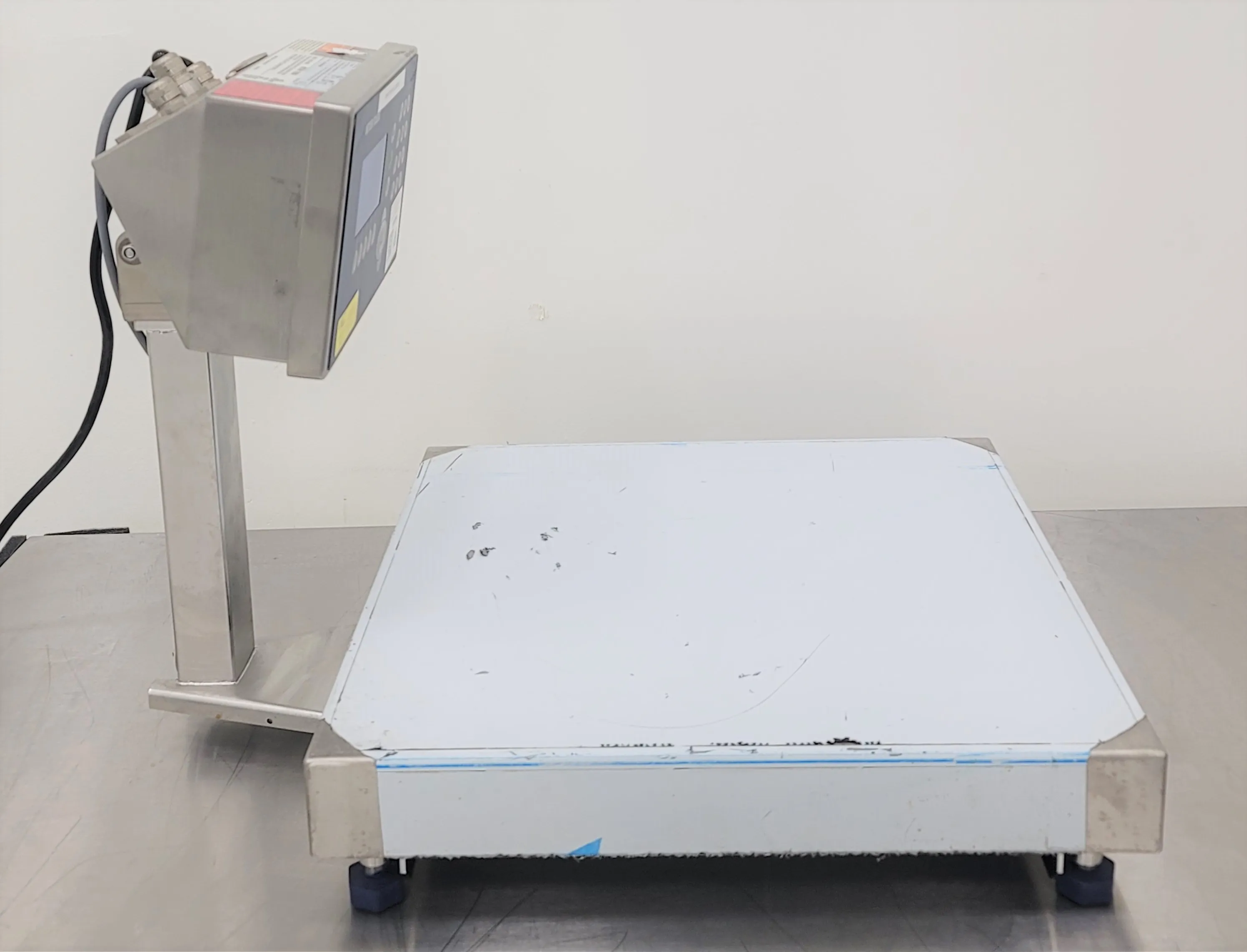 Mettler-Toledo IND560 Bench Scale / Floor Scale