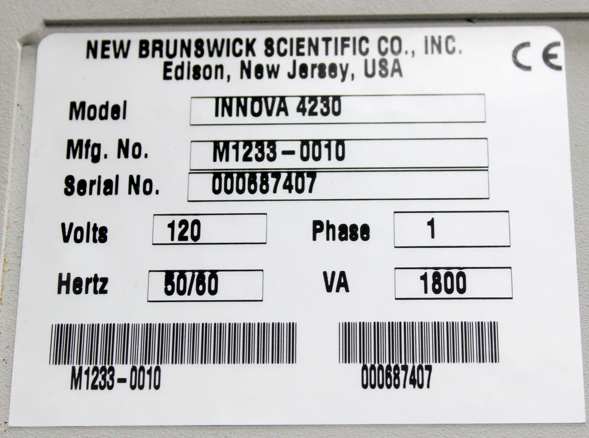 New Brunswick Innova 4230 Refrigerated Incubator Shaker M1233-0010