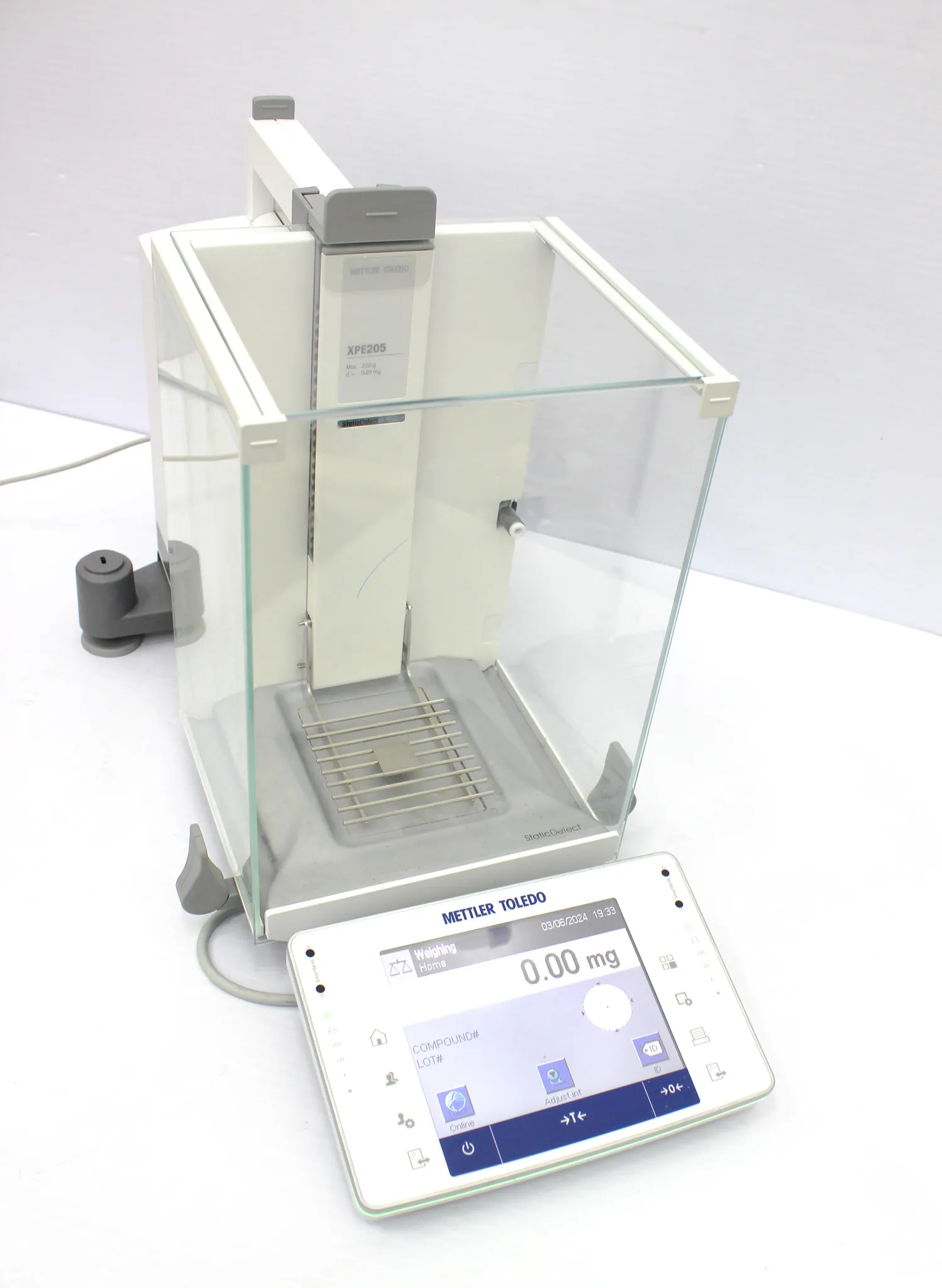 Mettler Toledo XPE205 Analytical Balance with Static Detector 220G x 0.01mg