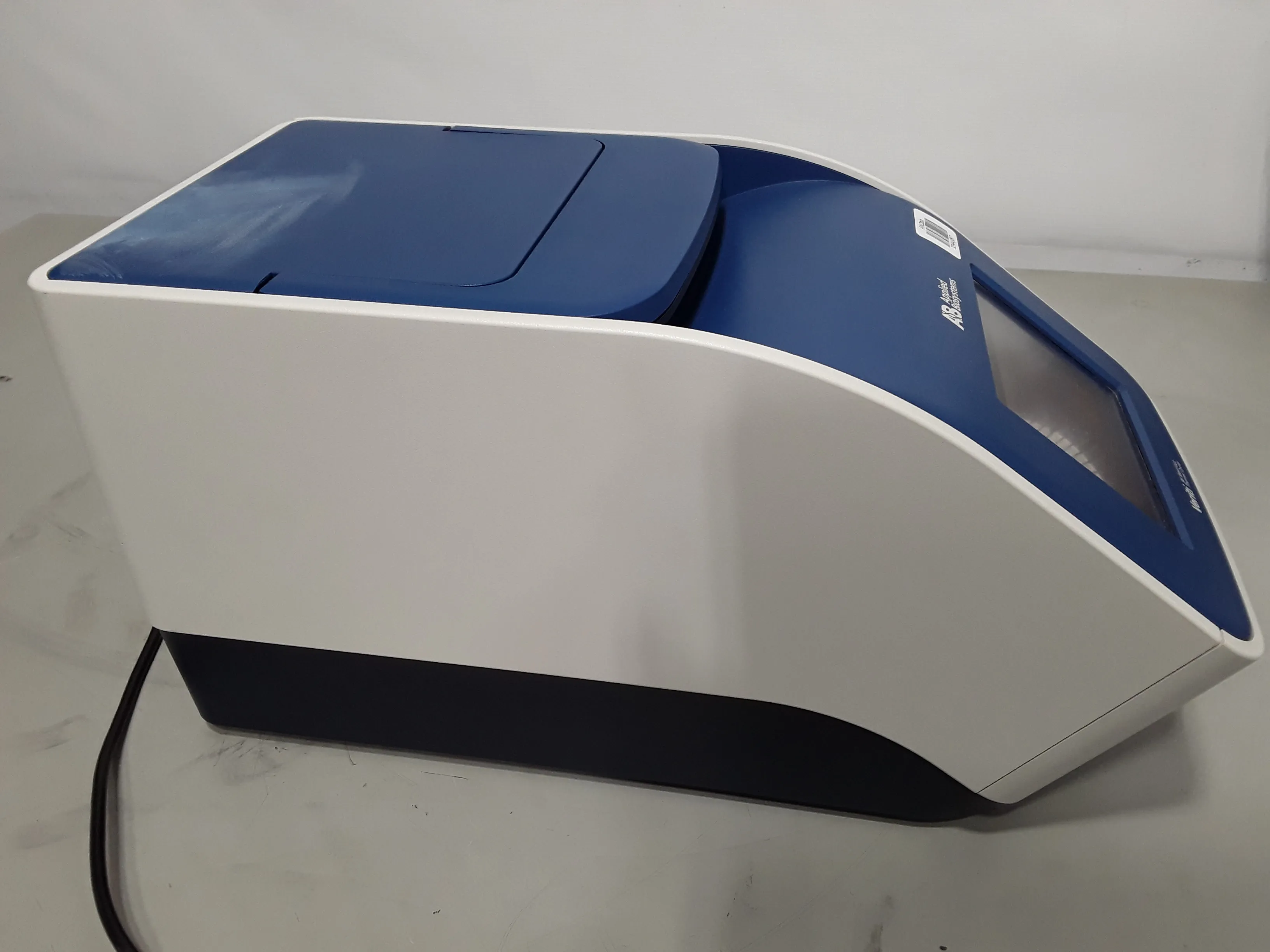 Applied Biosystems 9901 Veriti 96-Well Fast Thermal Cycler