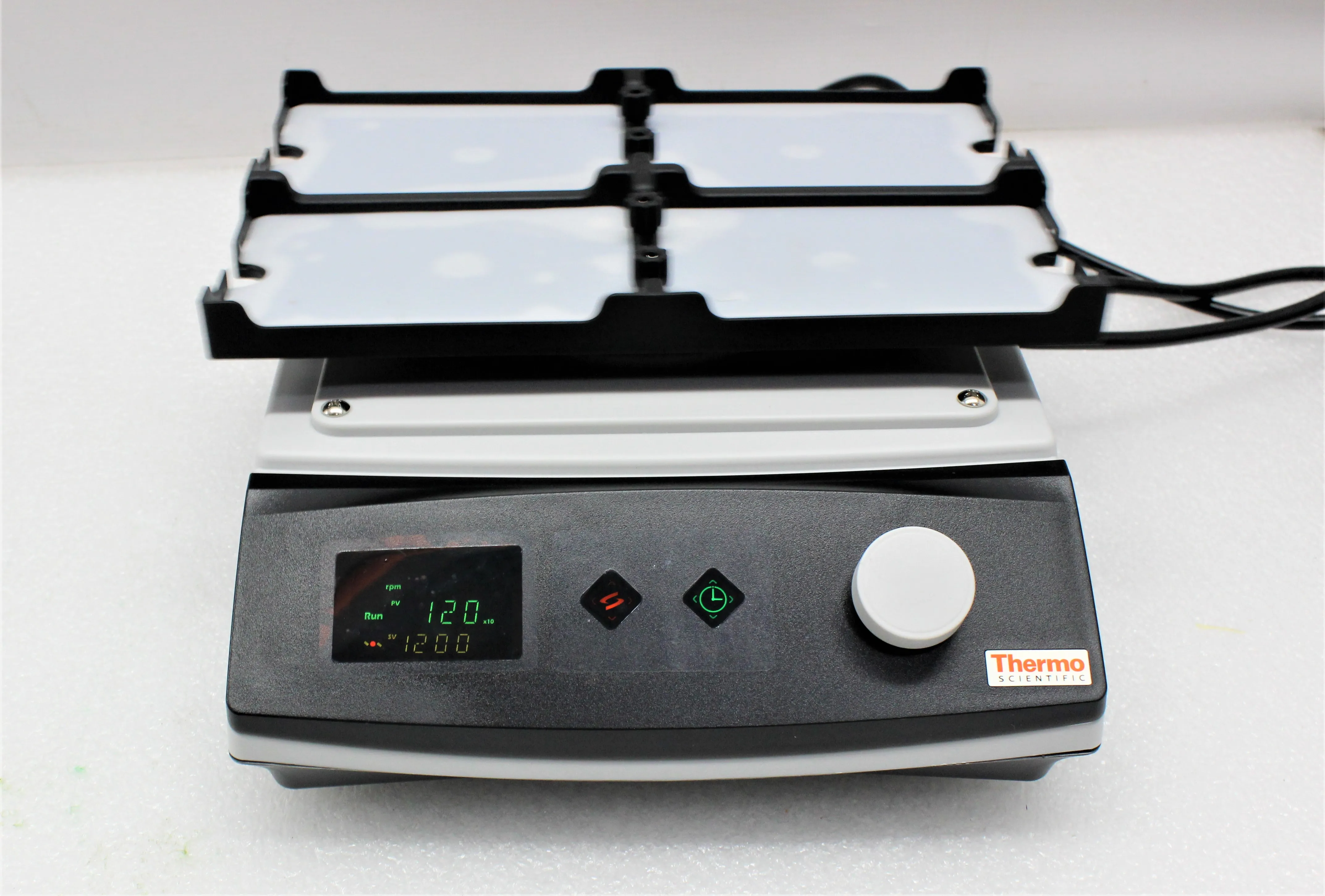 Thermo Scientific Compact Digital Microplate Shaker 88880024