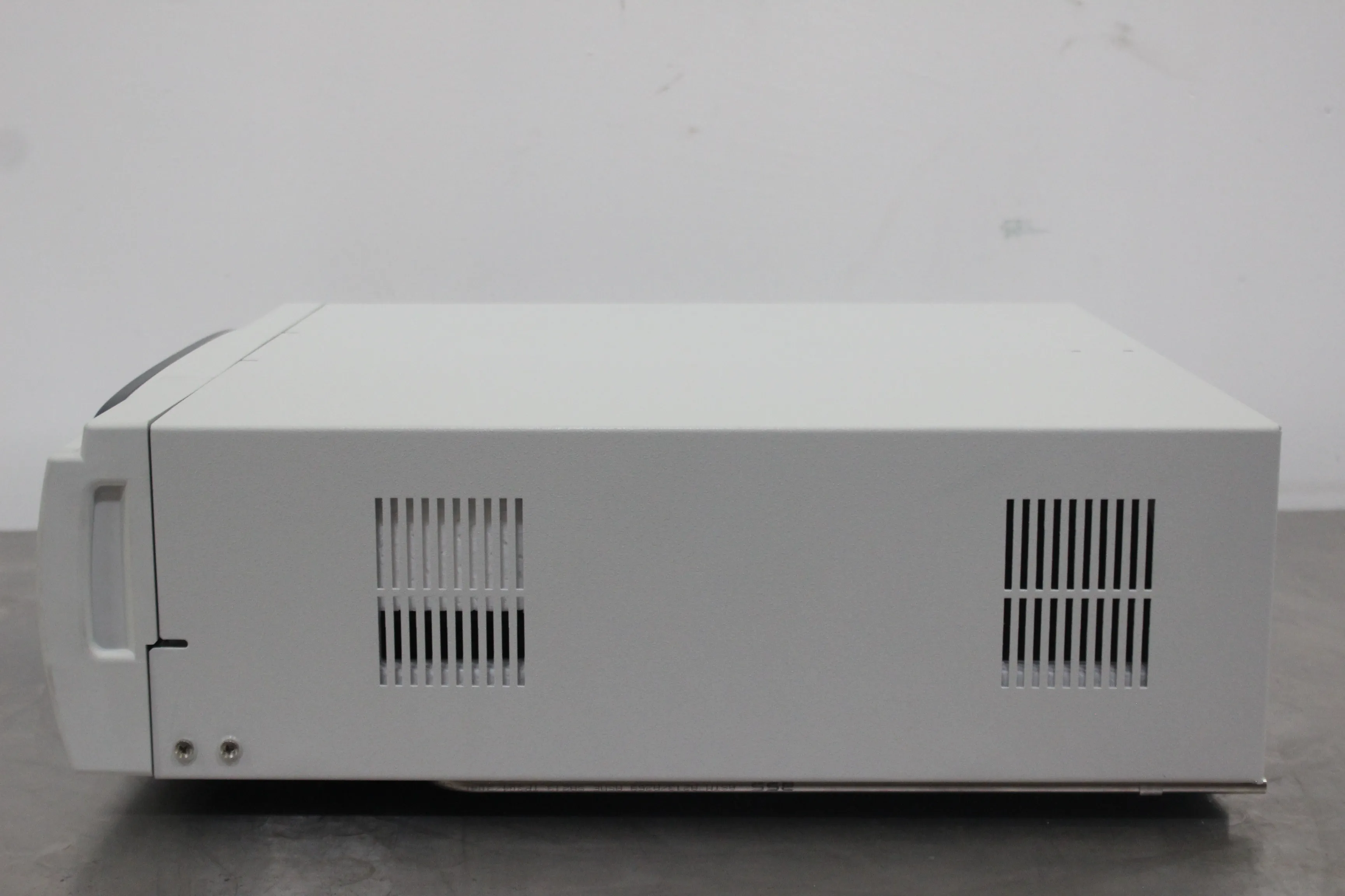 Thermo Scientific Dionex ICS-Series VWD HPLC / FPLC / GC / CE Detector 120V/220V, 50Hz/60Hz 18070004