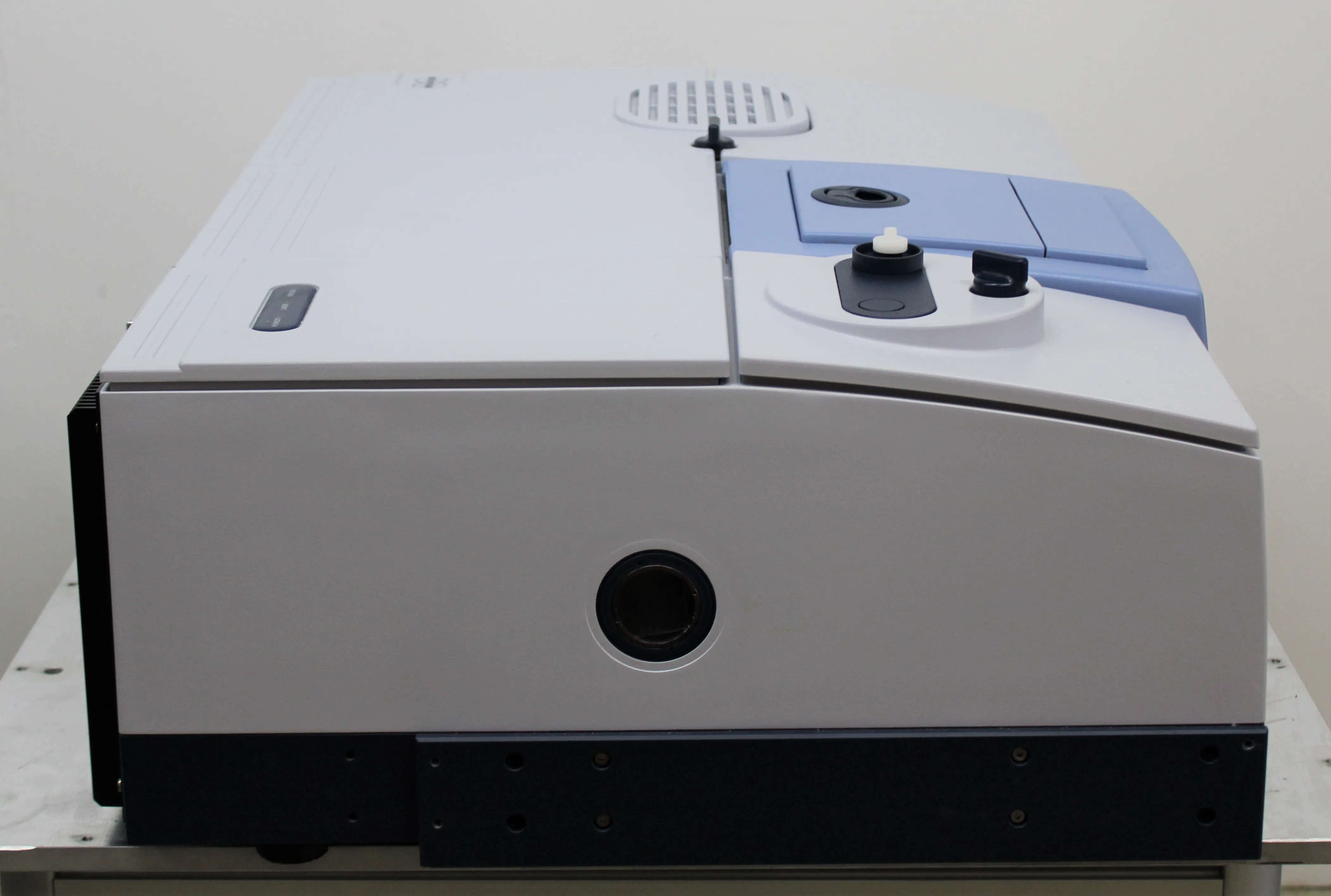 Bruker Vertex 70 FT-IR Spectrometer with Vacuum Optics Bench System