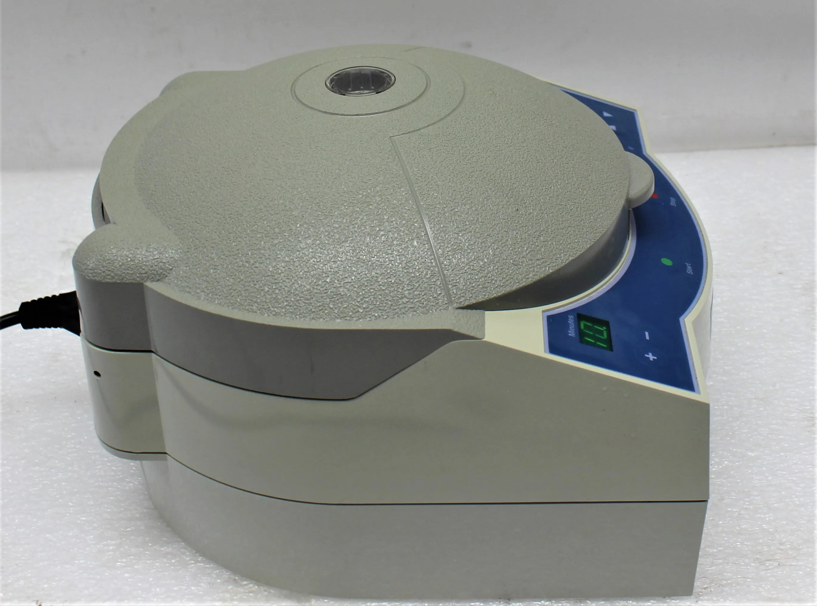 VWR Micro 1814 Centrifuge