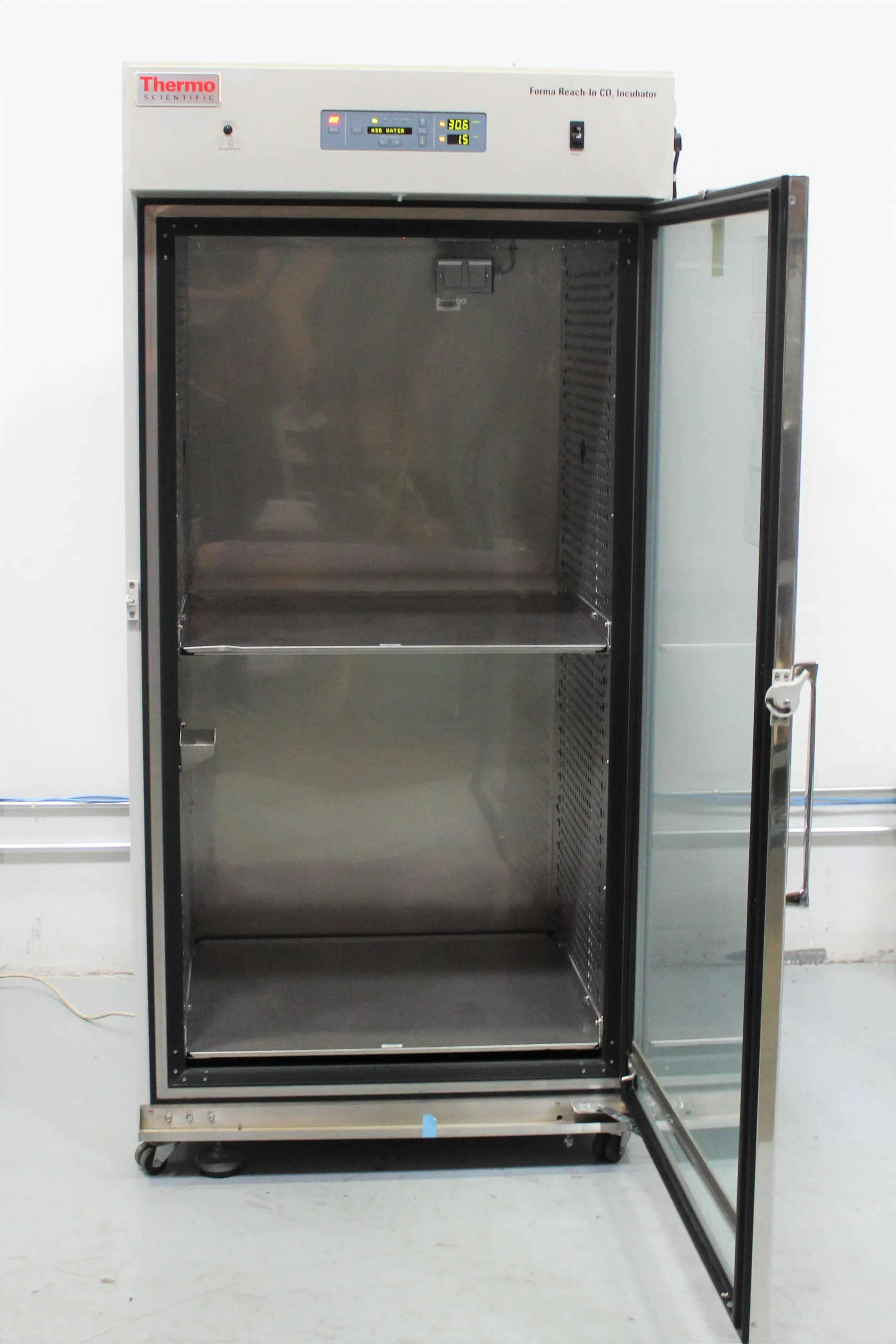 Thermo Scientific Large-Capacity CO2 Incubator 821L 29 cu. ft. Polished Stainless Steel Interior