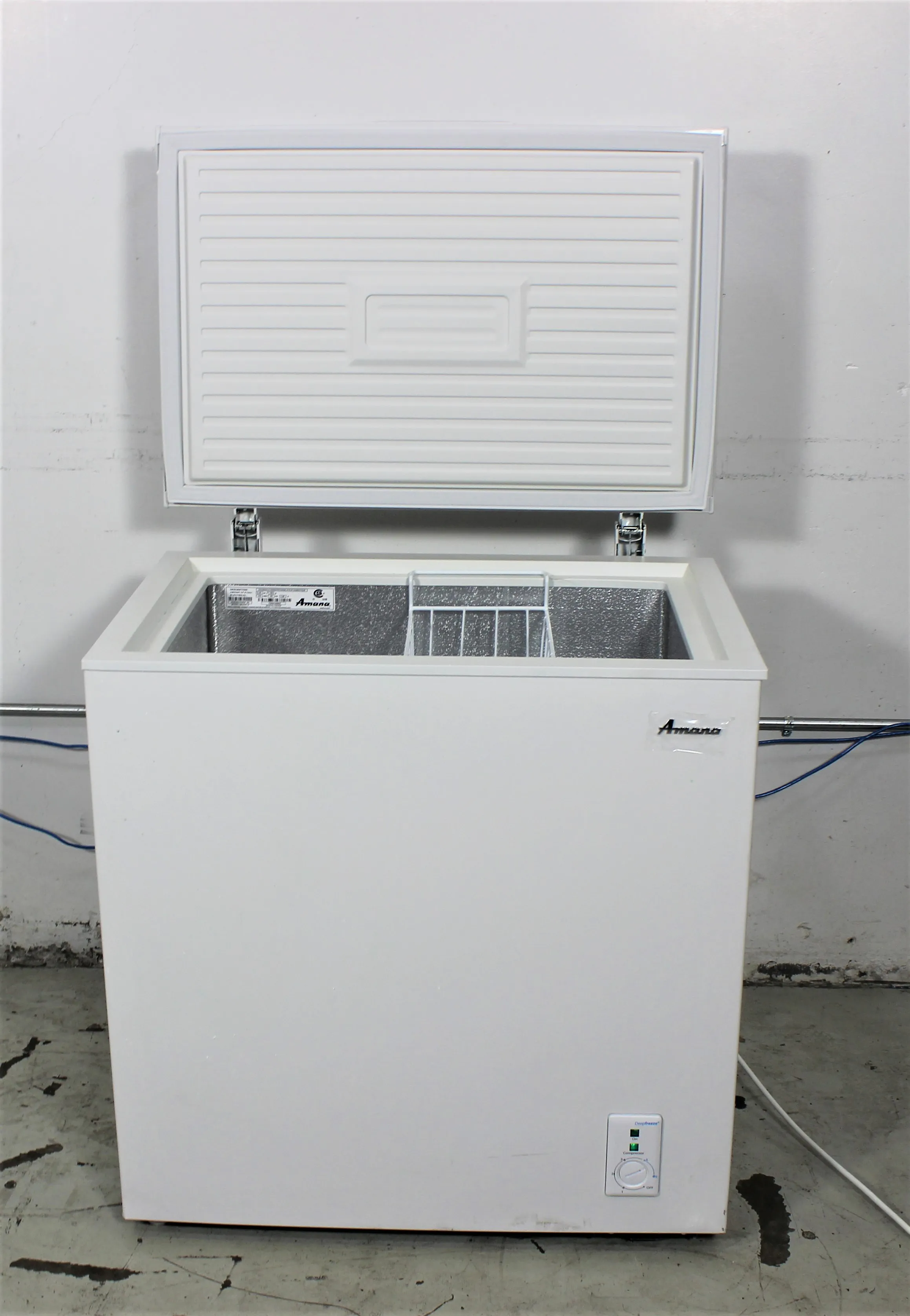 Amana AQC0501DRW 5.3 cu. ft. Chest Freezer