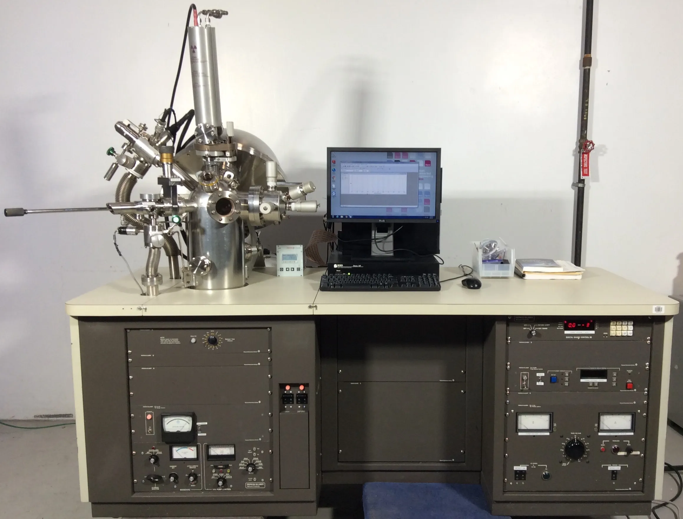 Perkin Elmer PHI 40-700 XPS X-ray Photoelectron Spectrometer