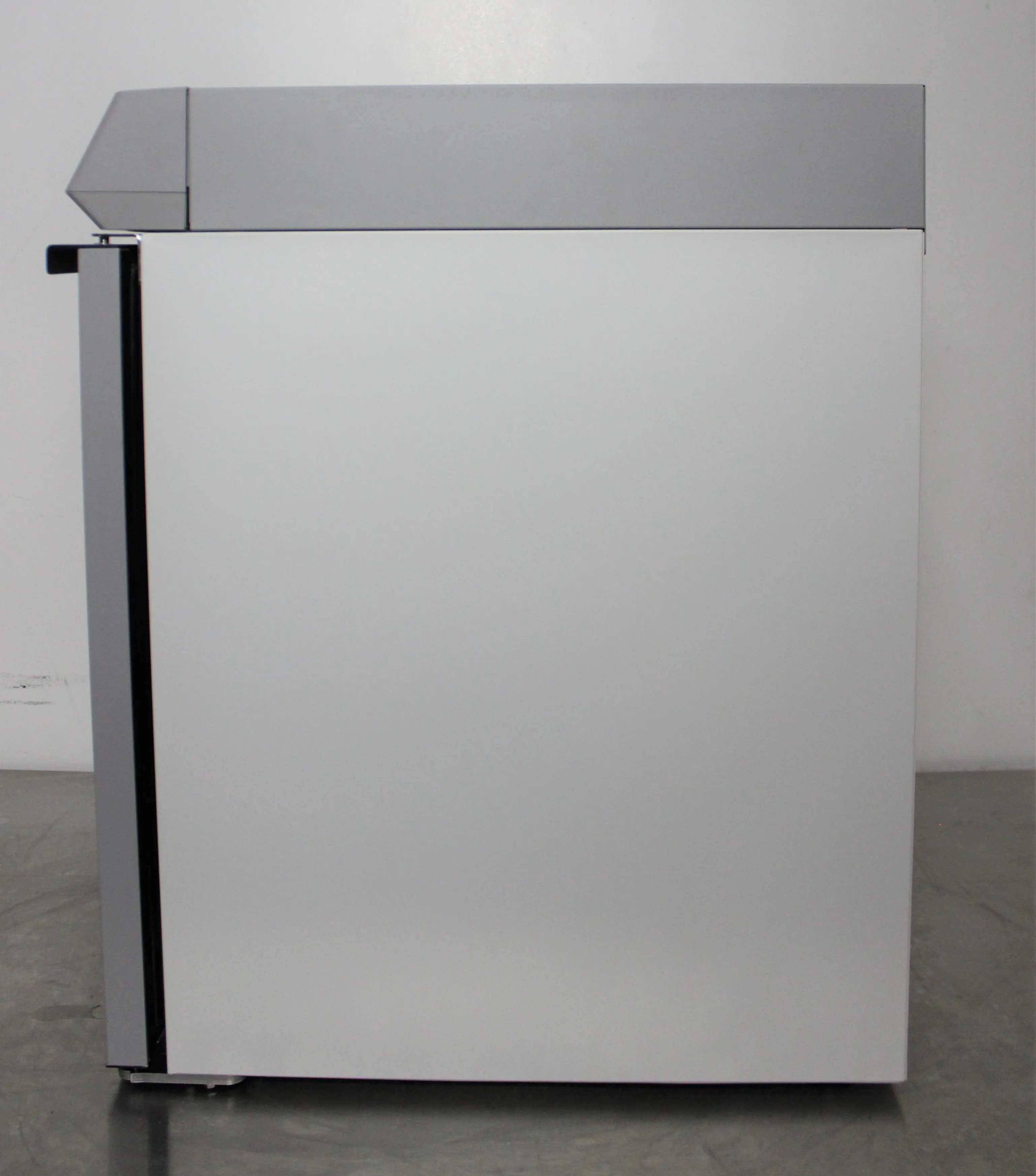 Thermo Scientific TSX Series Undercounter Lab Refrigerator