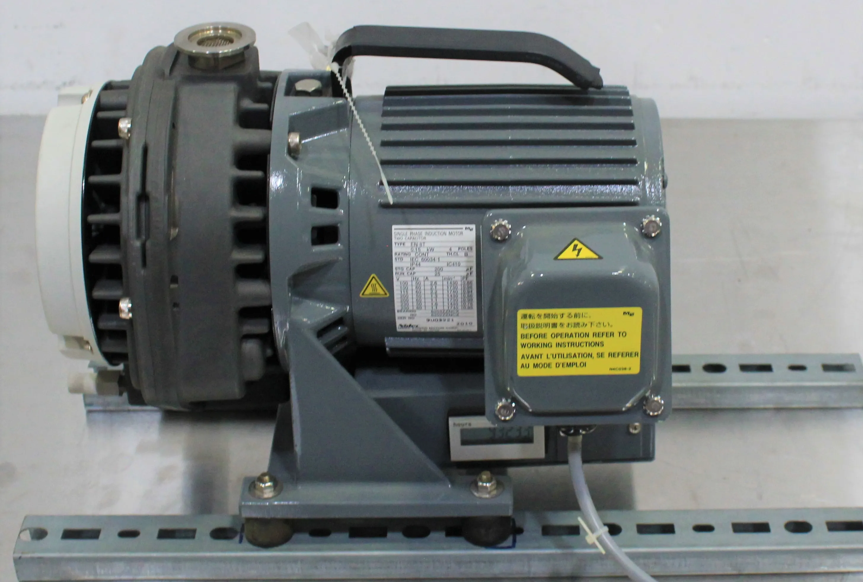 Used Leybold SC5D Vacuum Pump 220V 50/60Hz, Class 1, 30-Day Warranty