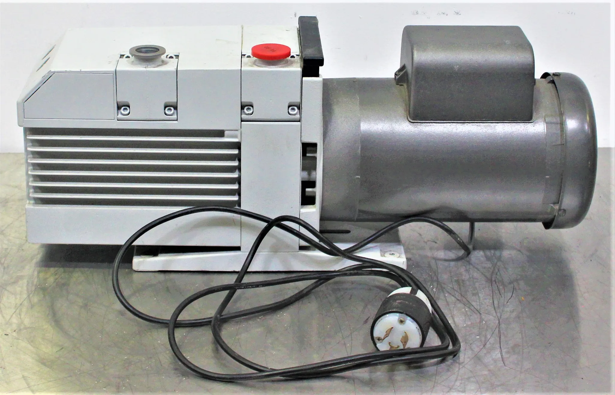 LEYBOLD TRIVAC D16B Oil Lubricated Vacuum Pump 11266, 230V/400V, 50/60Hz