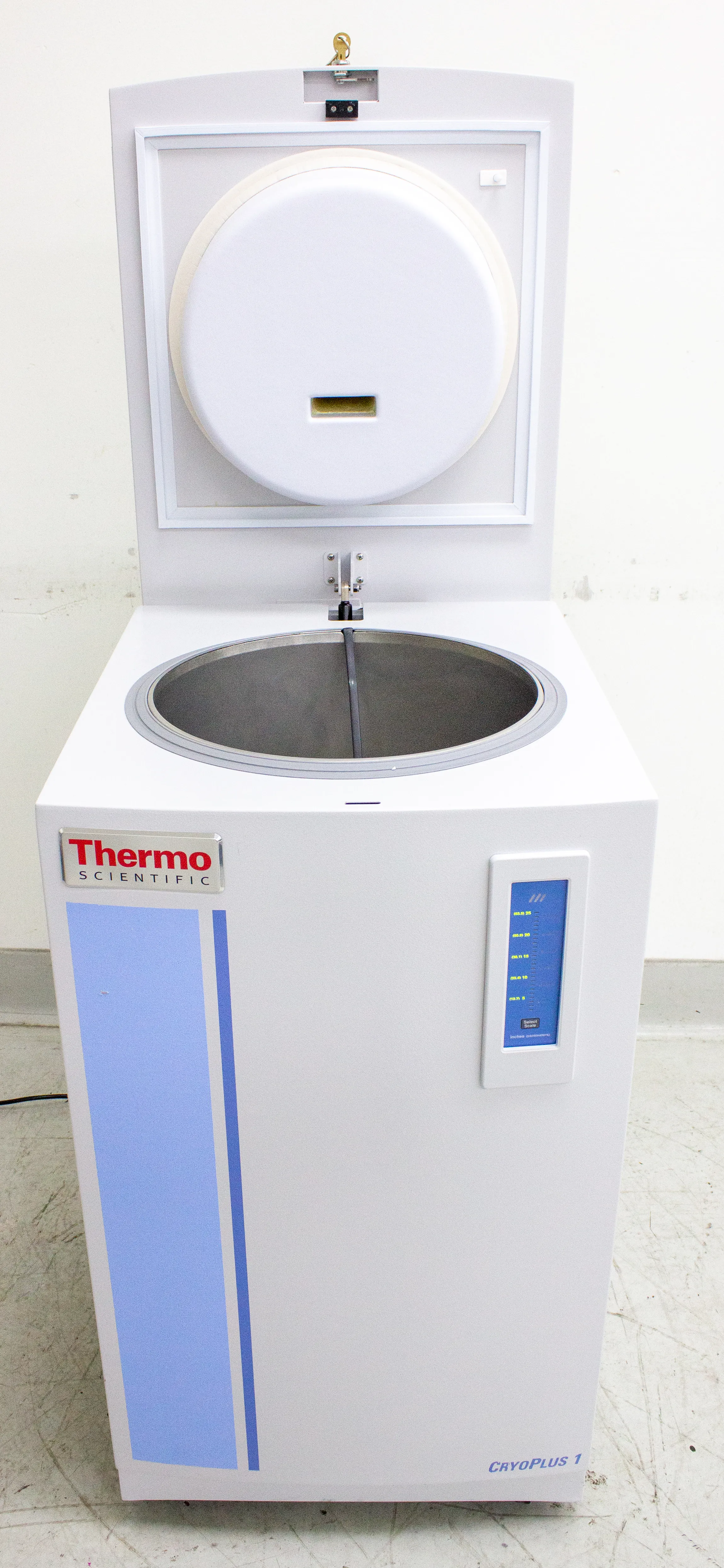 Thermo Scientific CryoPlus1 Liquid Nitrogen Storage System Model 7400 - Used