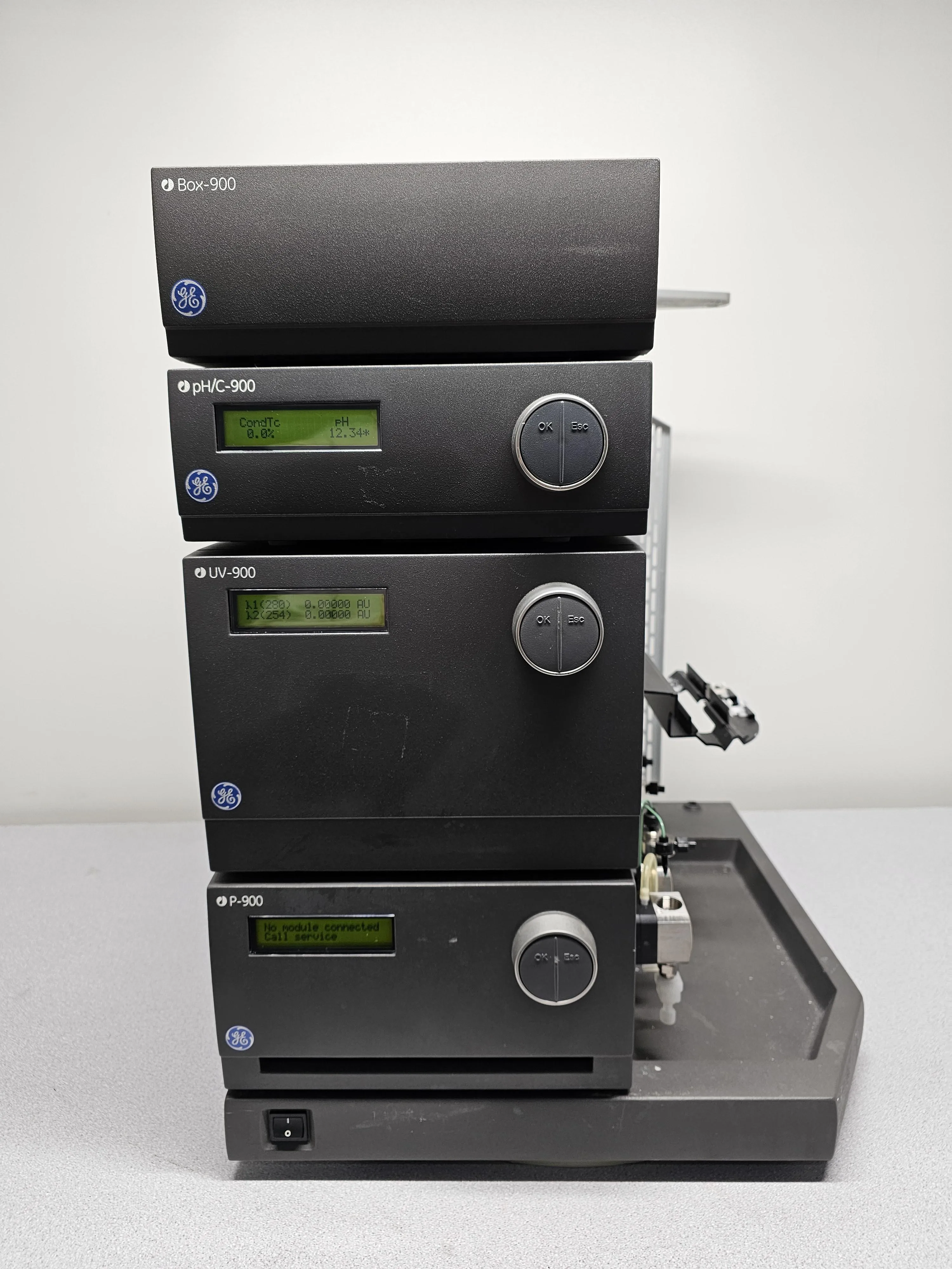 GE AKTAexplorer 100 Air FPLC System (AS/IS for parts)