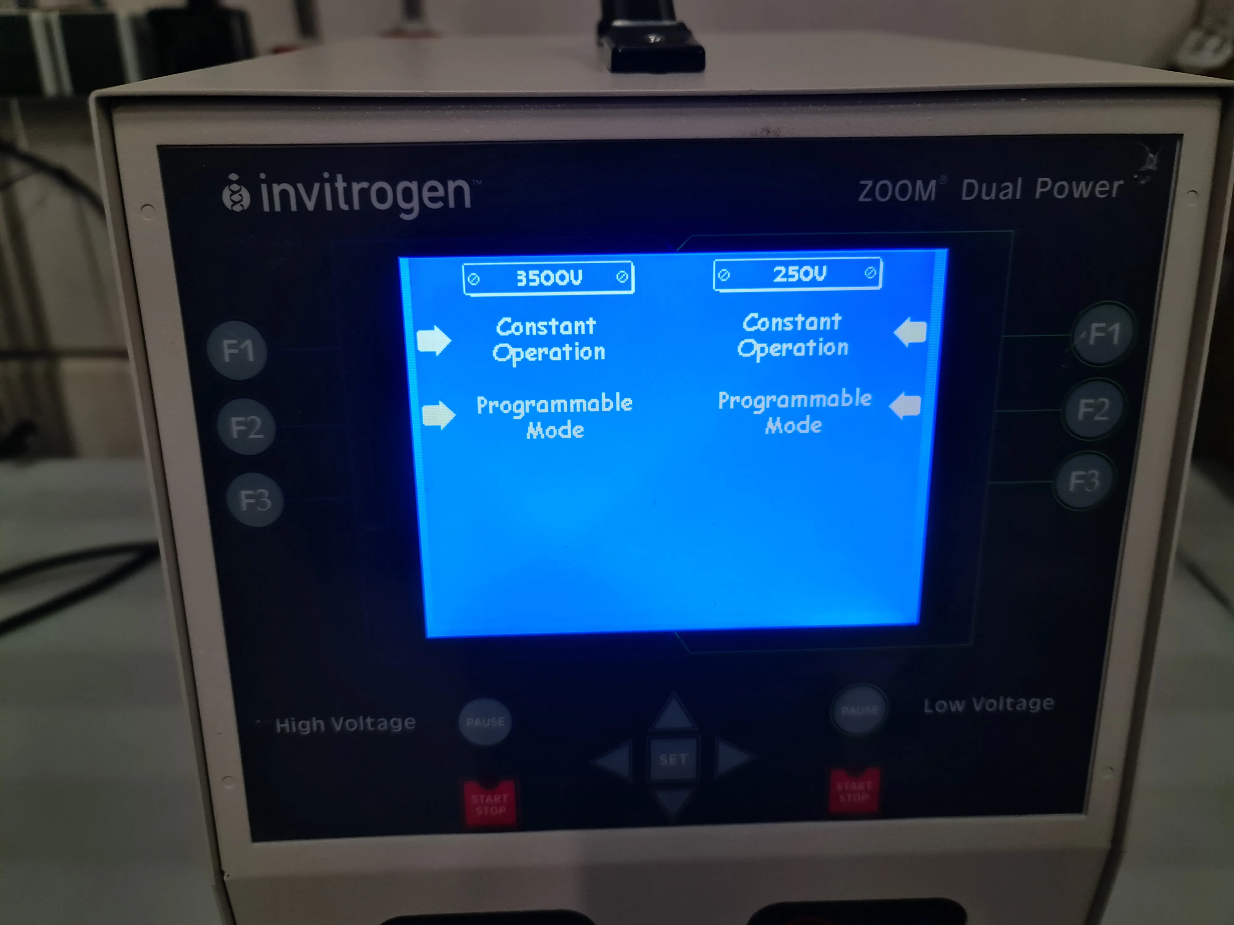 Invitrogen ZP10001 ZOOM Dual Power Programmable Power Supply