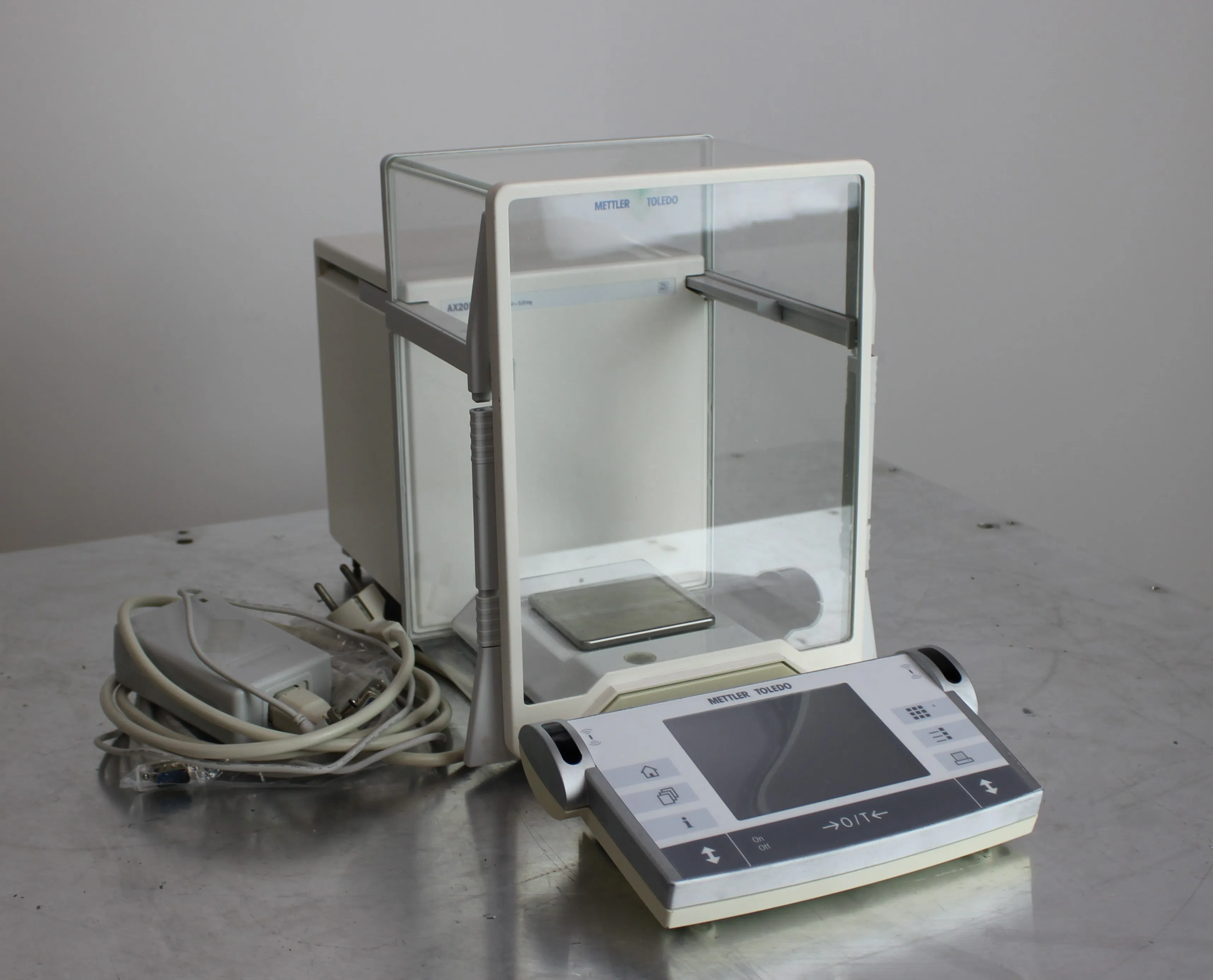 Mettler Toledo AX205 Analytical Balance with 0.01mg Readability