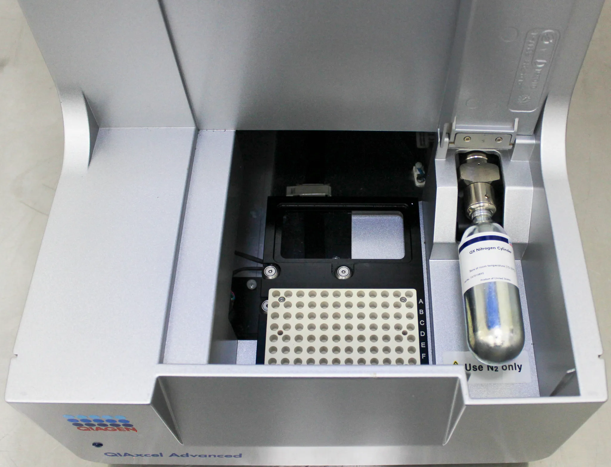 Qiagen QIAxcel Advanced DNA Synthesizer