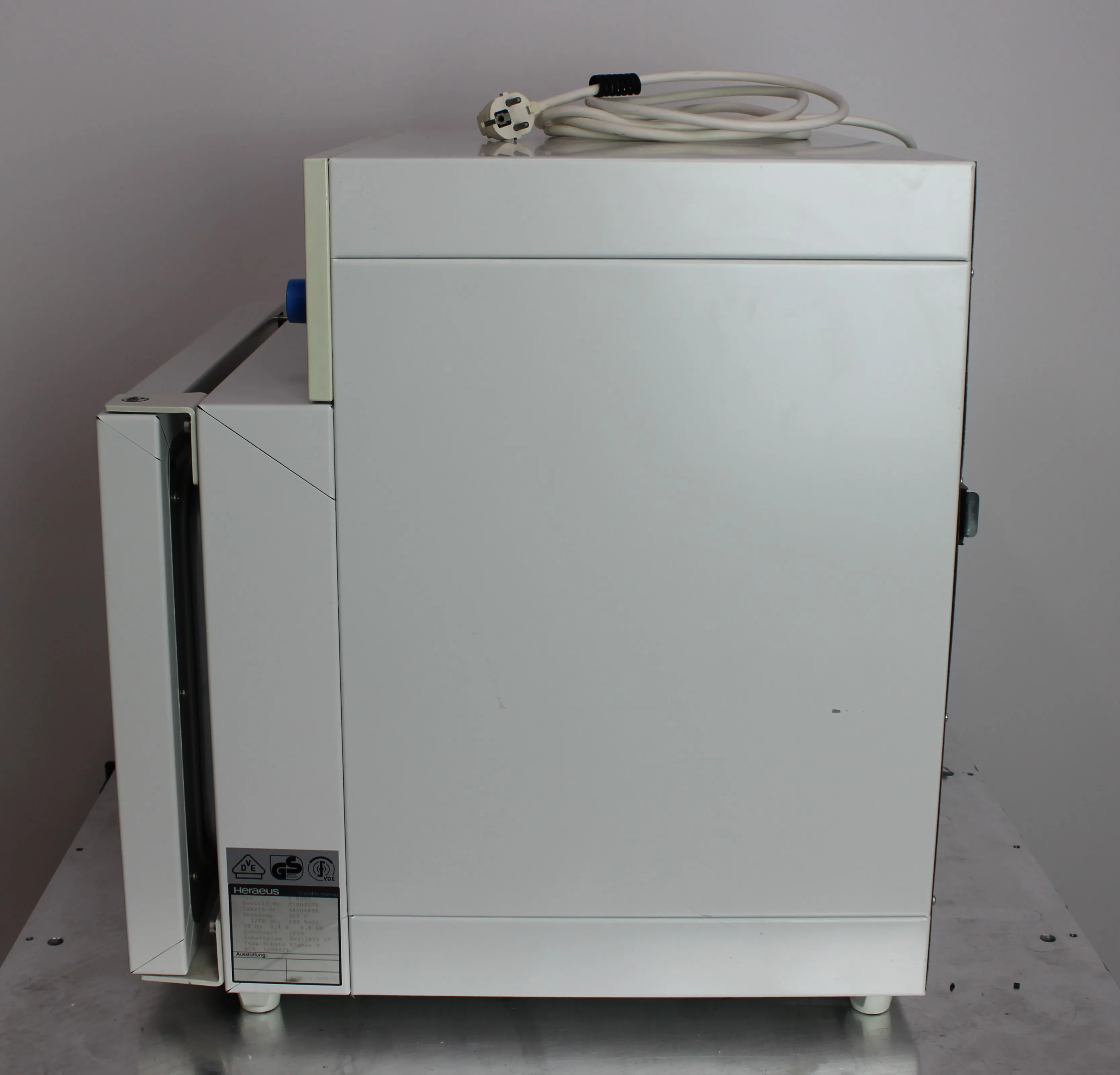 Heraeus T6030 Heating and Drying Oven 30L 250C 220V