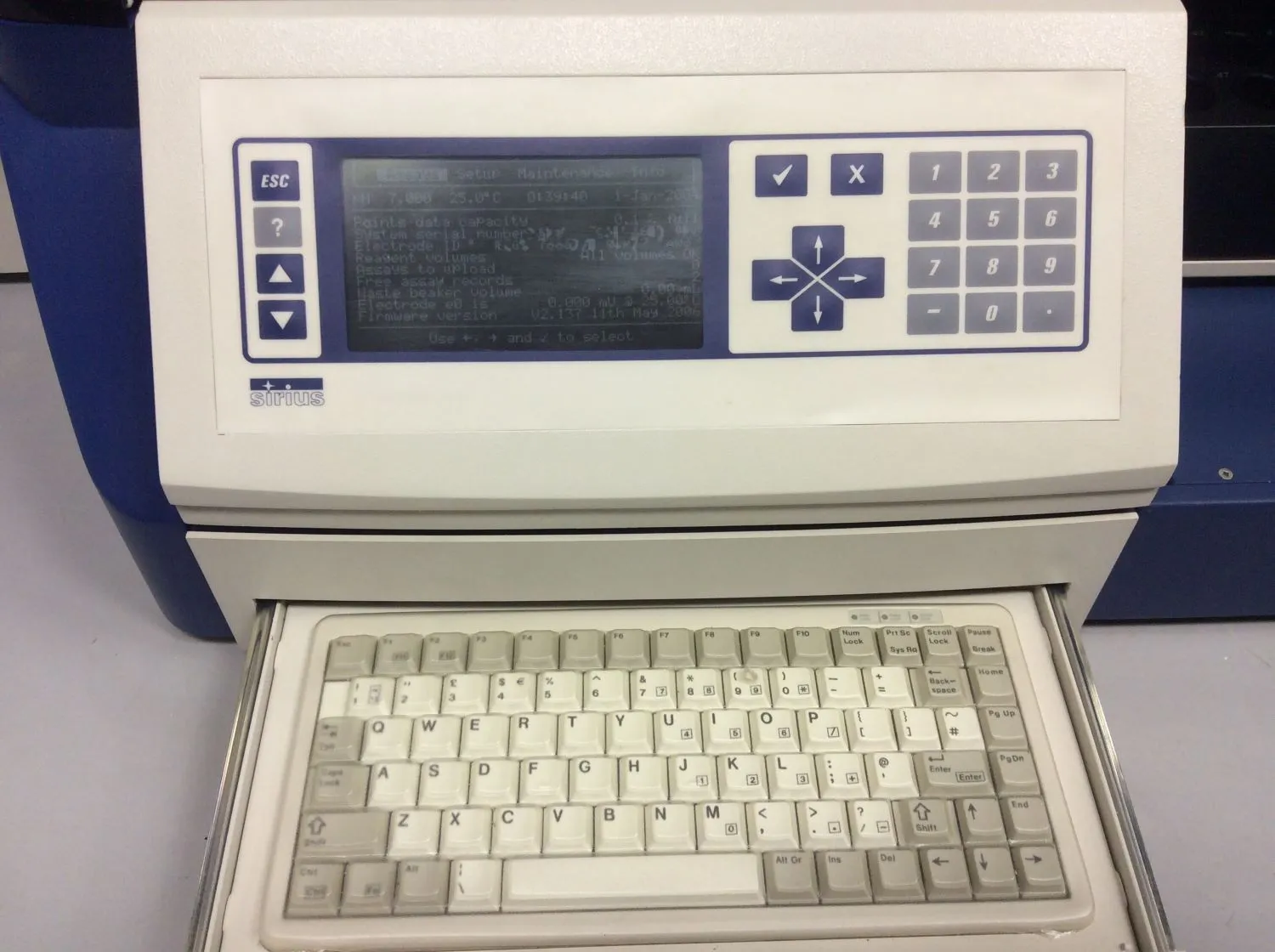 Sirius GLpKa Titrator Flow Cytometer D-PAS Cell Sorting Cell Sorter