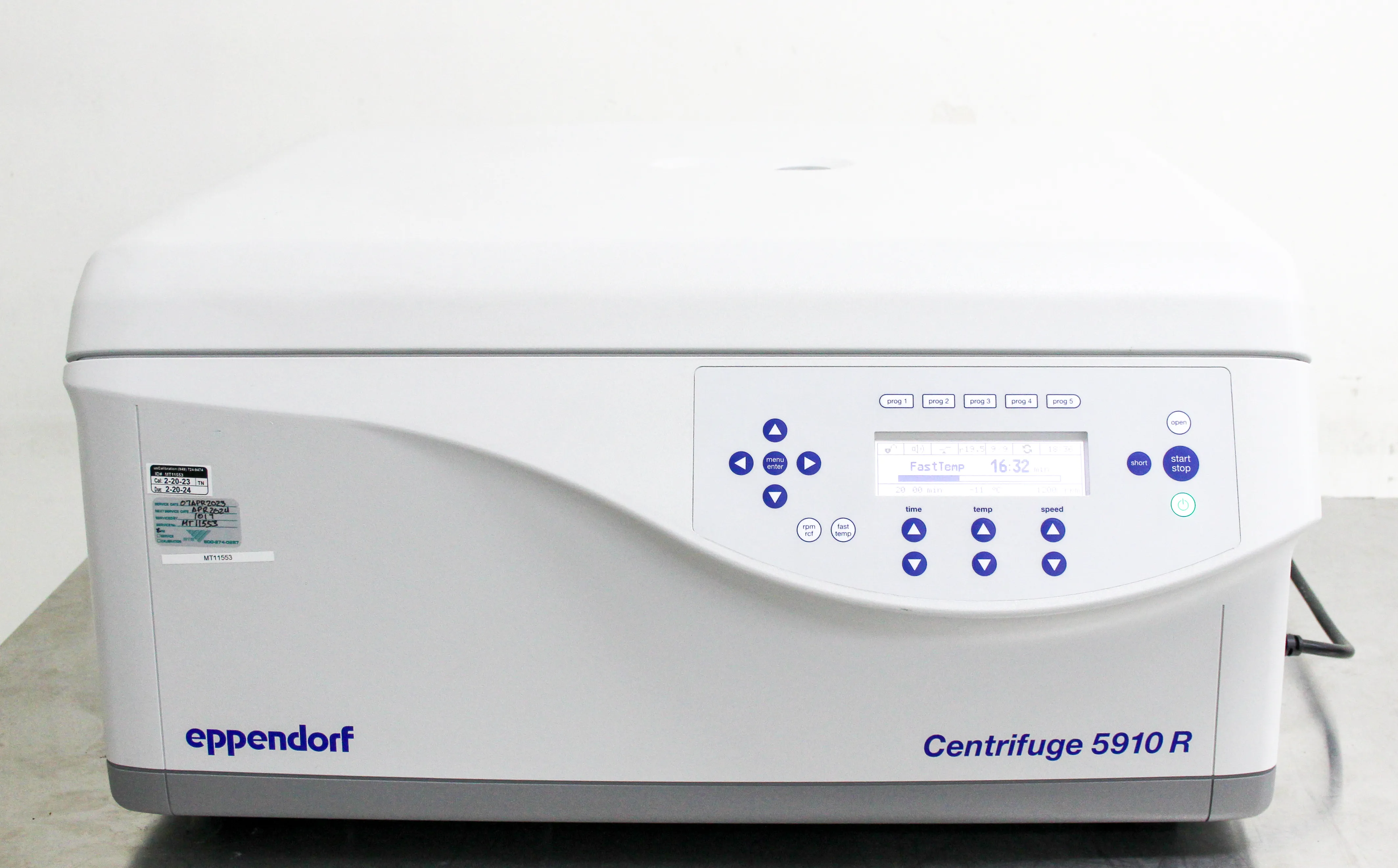 Eppendorf 5910 R Refrigerated Benchtop Centrifuge with S-4x750 Rotor