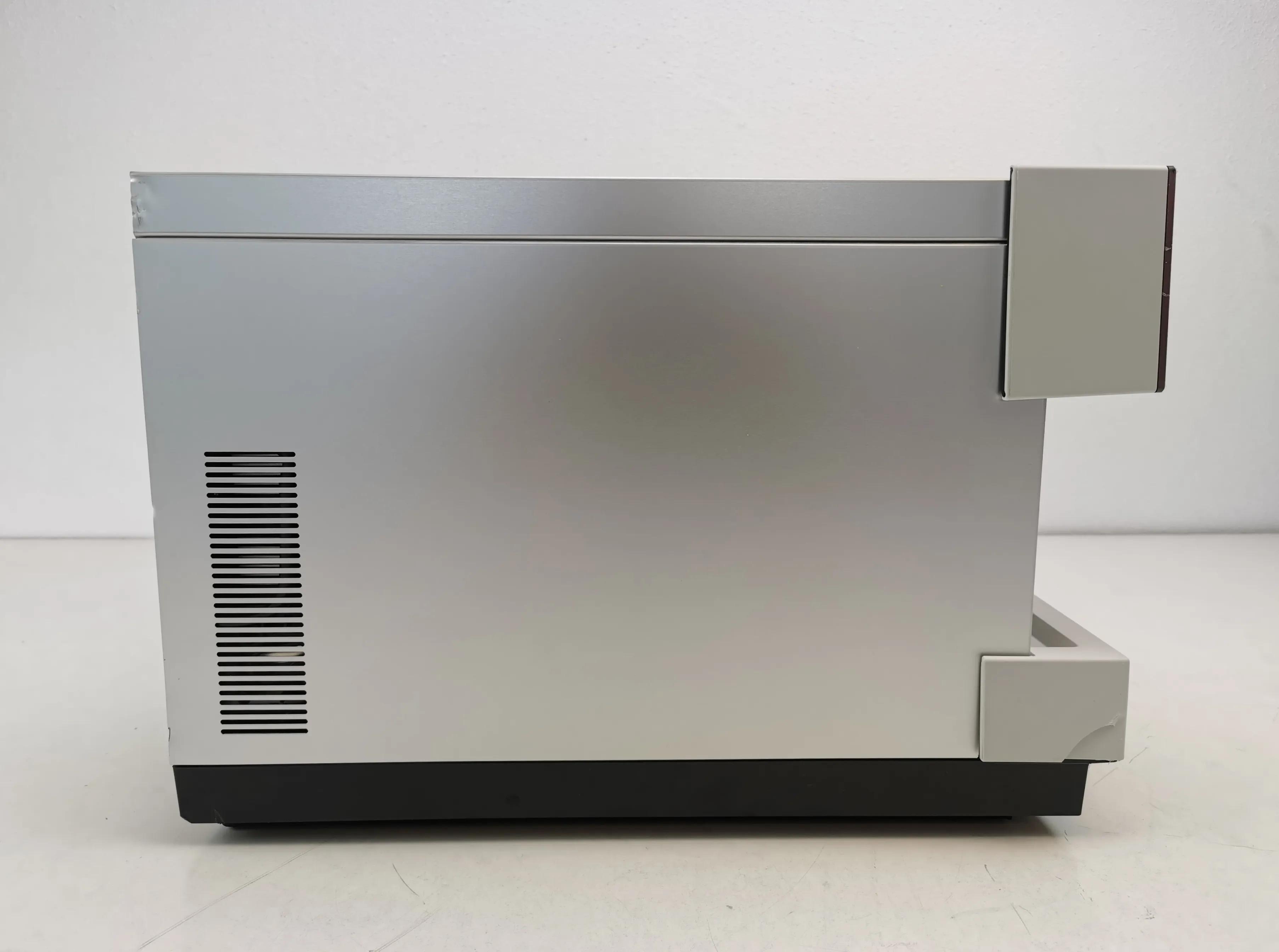 Dionex UltiMate3000 WPS-3000TRS Rapid Separation Well Plate Autosampler