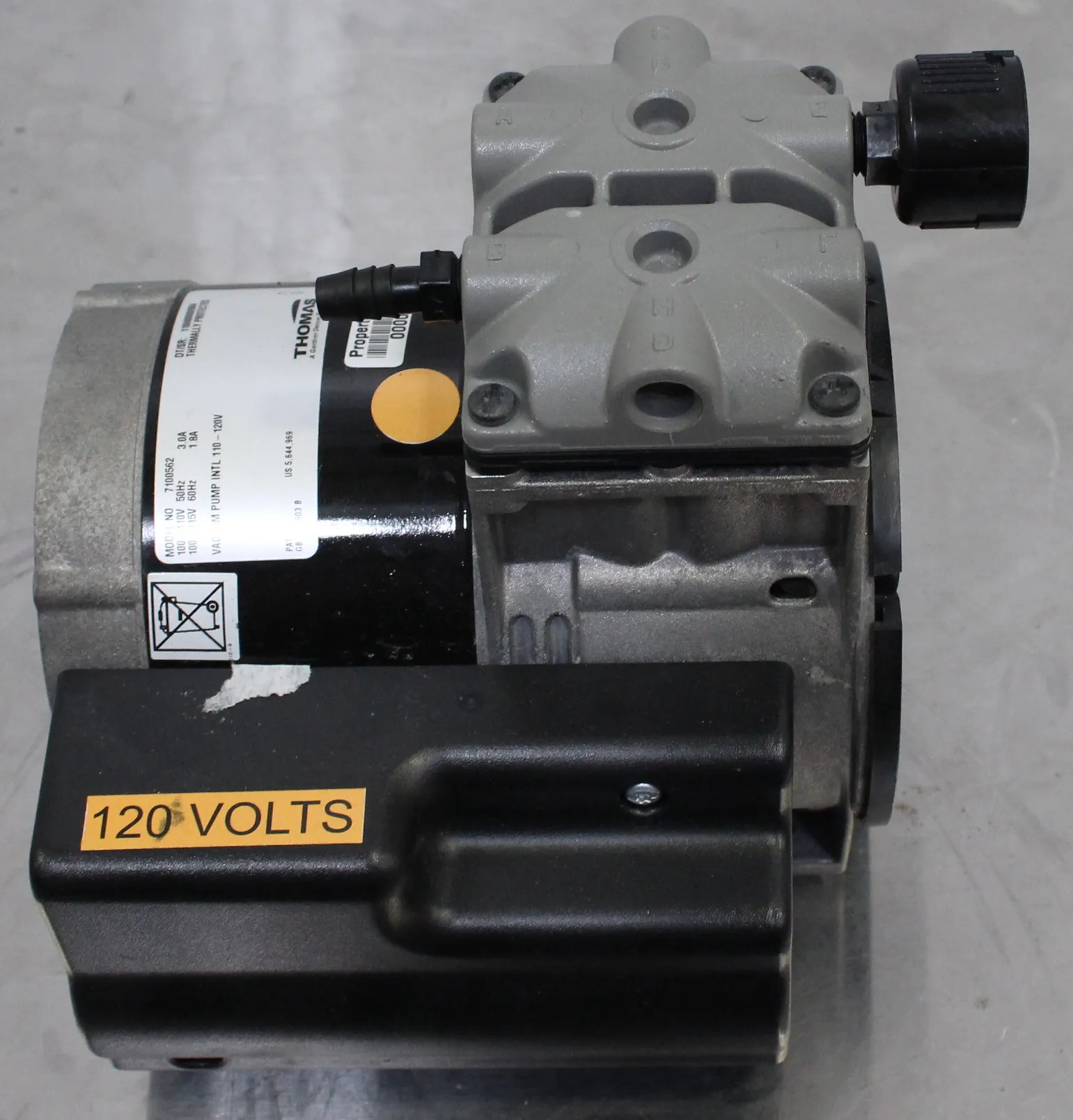 Thomas Model 7100562 Vacuum Pump