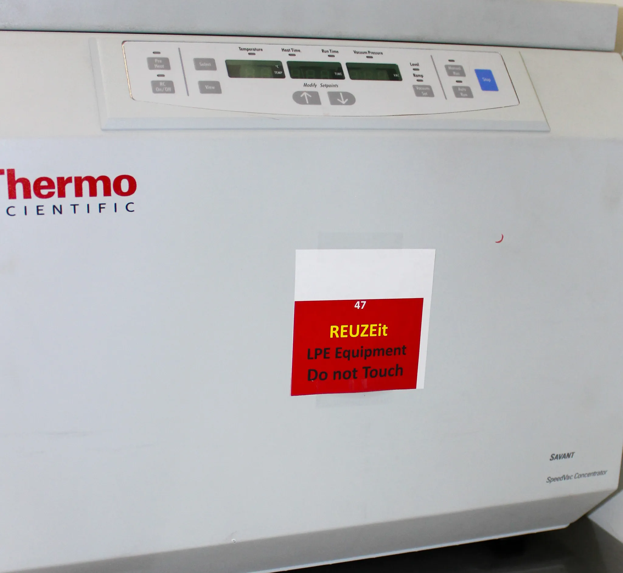 Thermo Scientific Savant SpeedVac Concentrator w/ RVT4104 & VLP120 VacPump