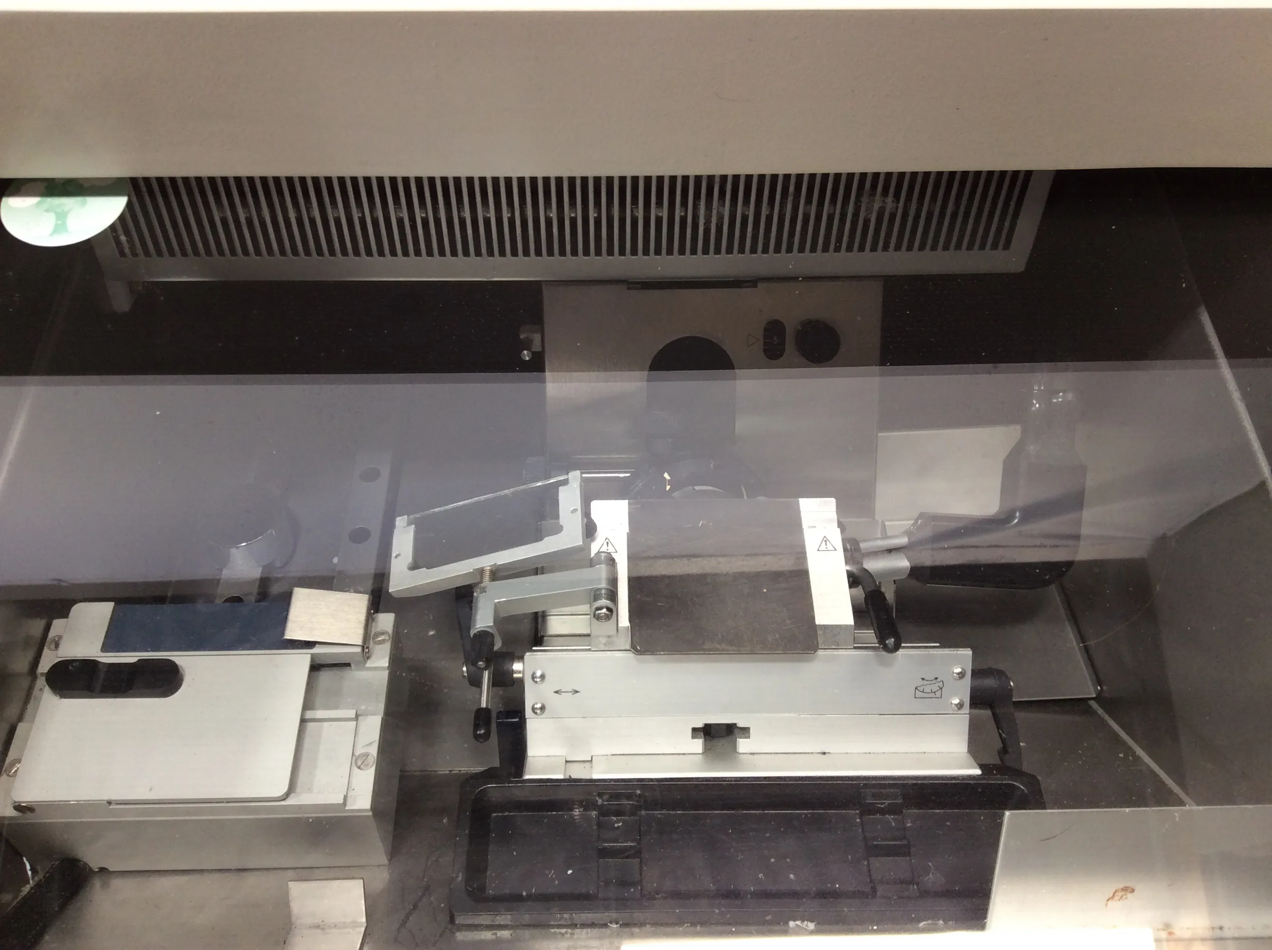 LEICA CM3050 -3-1-1 Microtome Cryostat