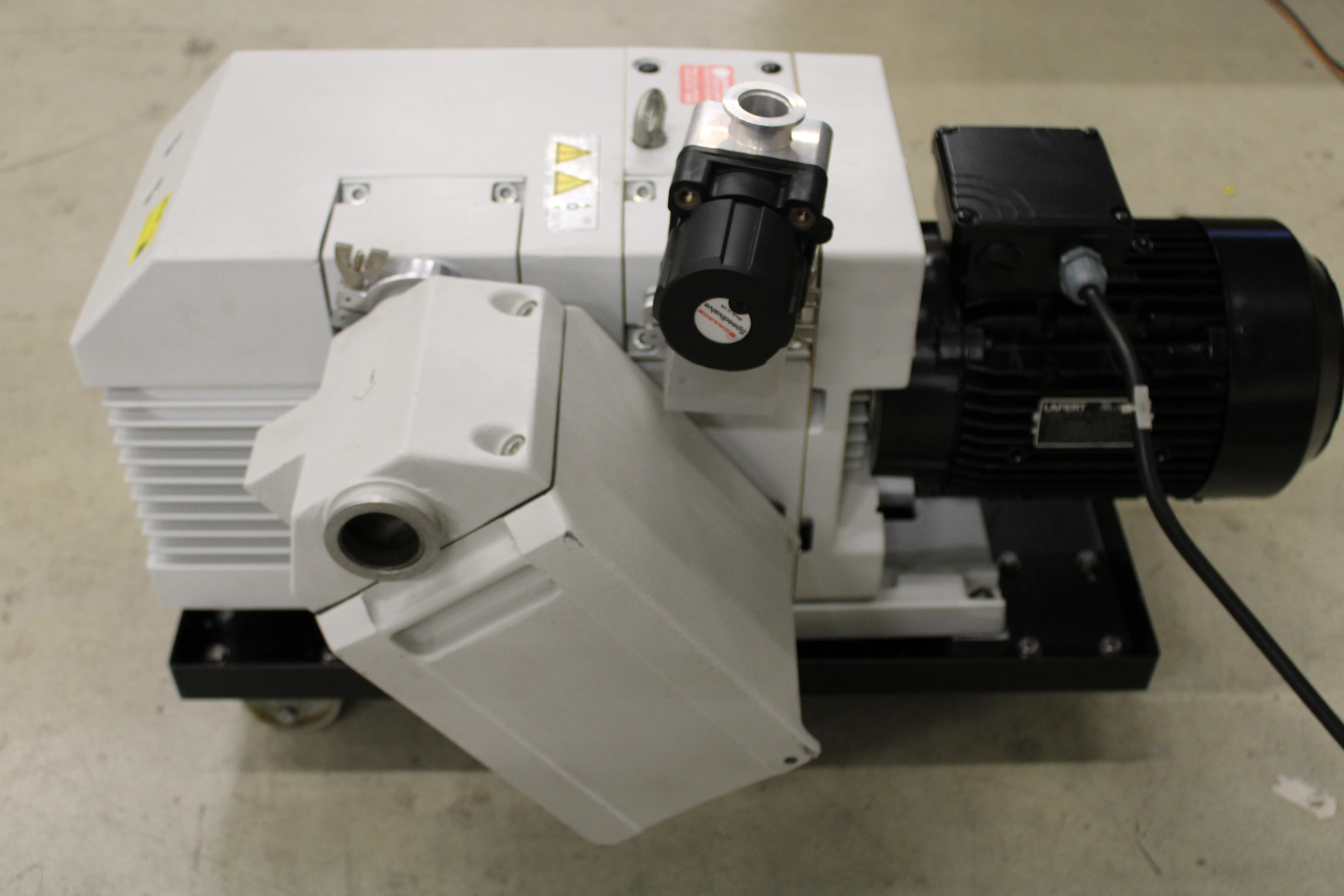 Leybold D65B TRIVAC Two Stage Rotary Vane Vacuum Pump