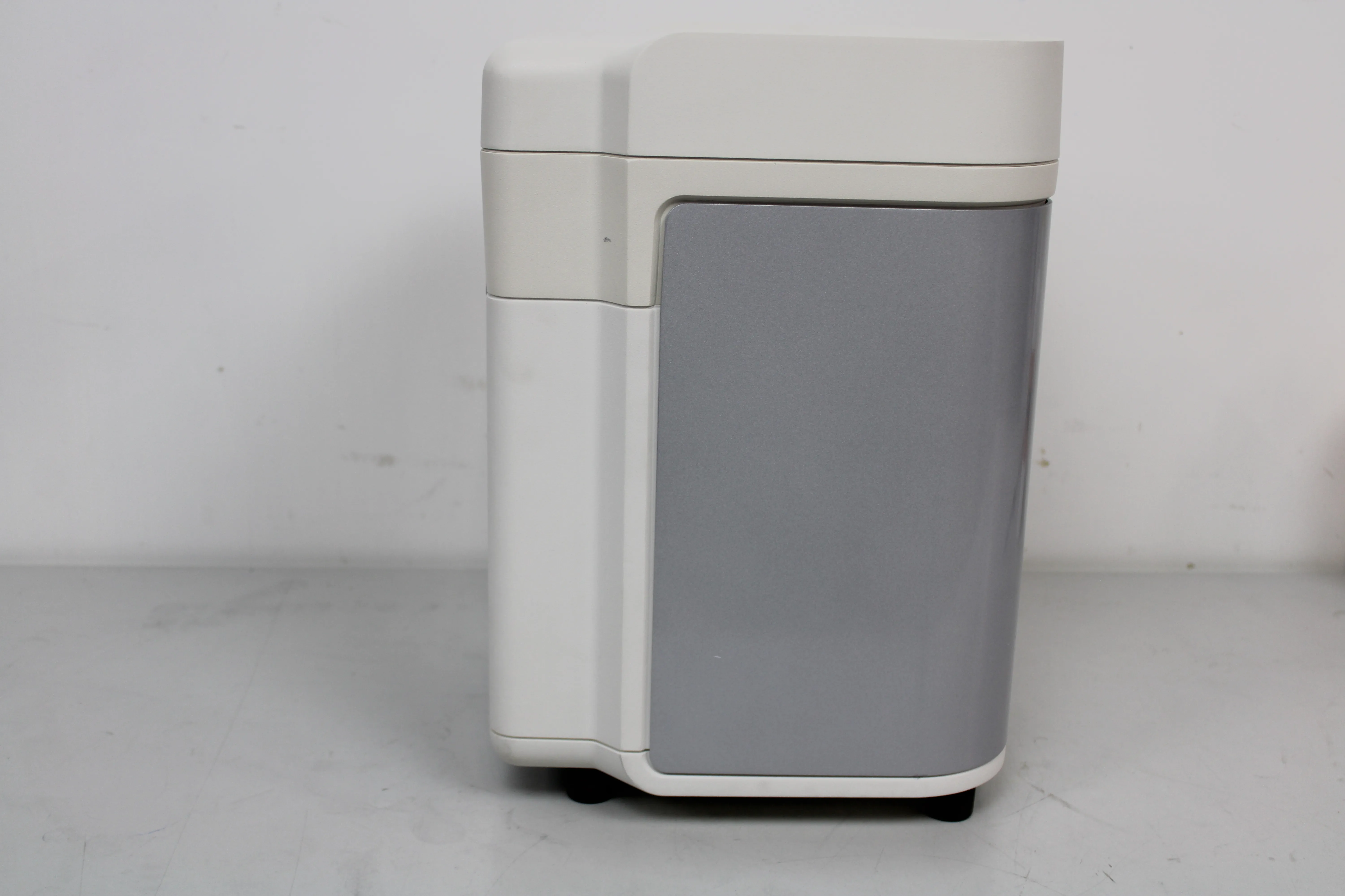 Life Technologies Invitrogen Attune Autosampler NxT Gen