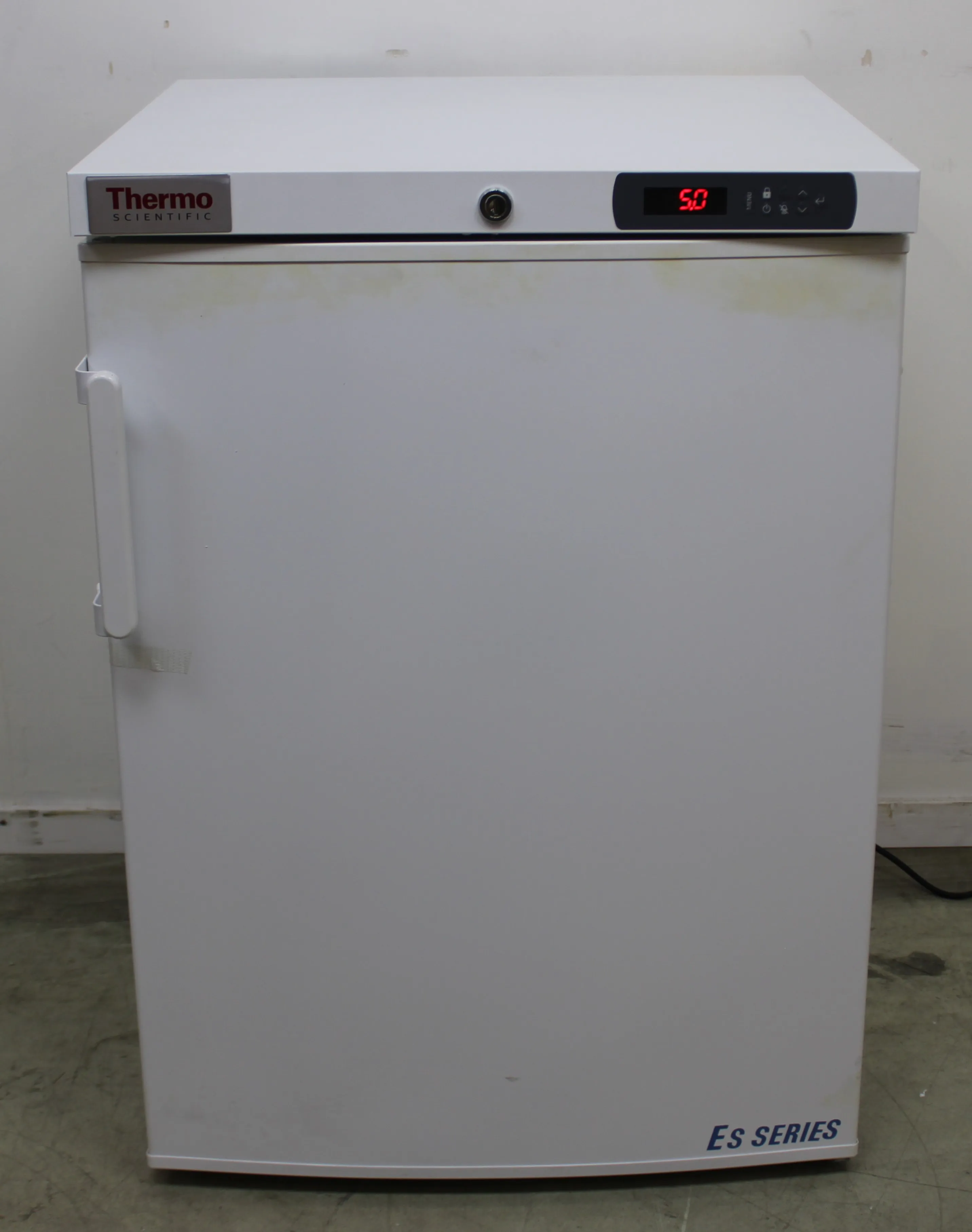 Thermo Scientific 151R-AEC-TSC +5C Refrigerator