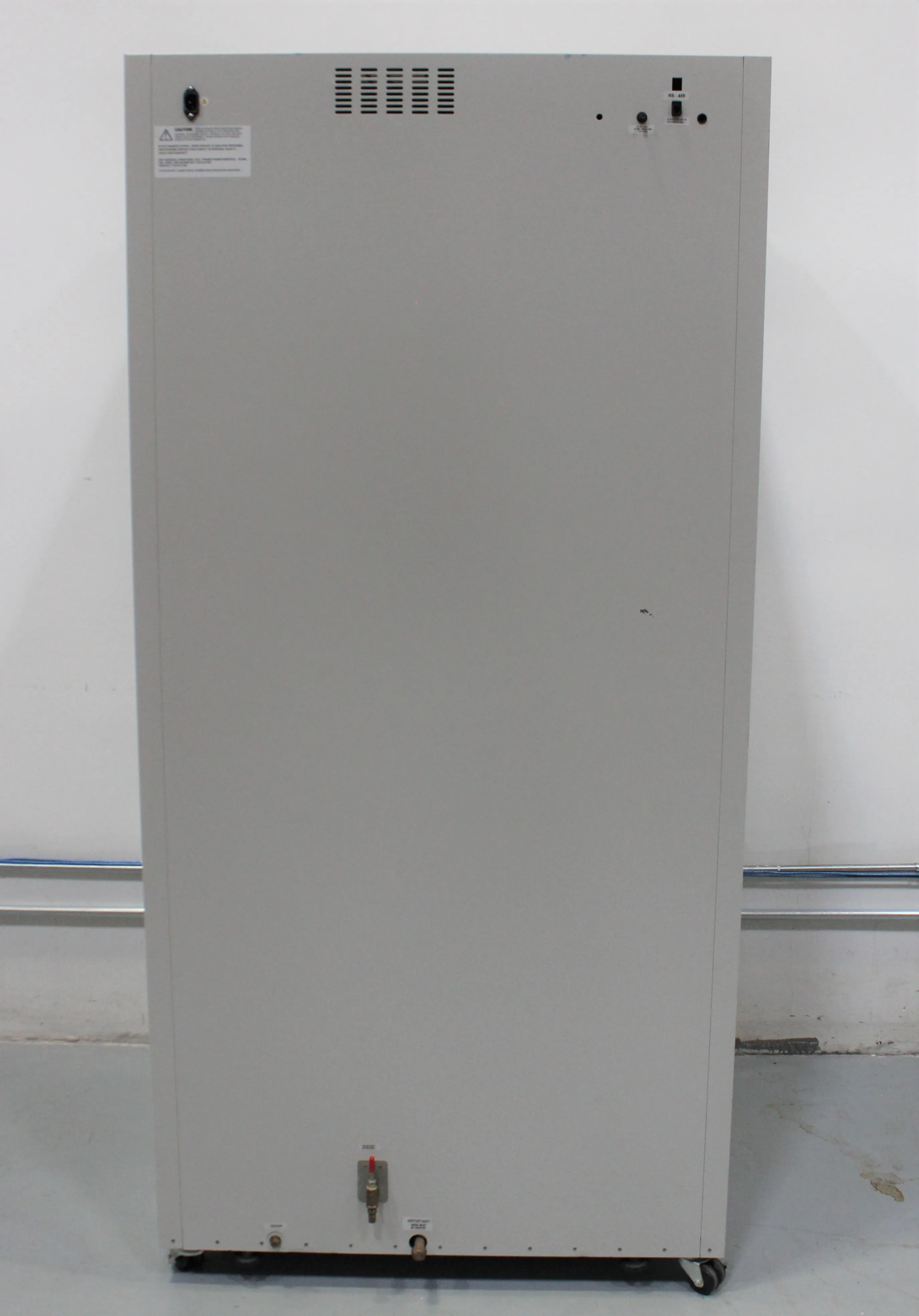 Thermo Scientific Large-Capacity CO2 Incubator 3950 Model