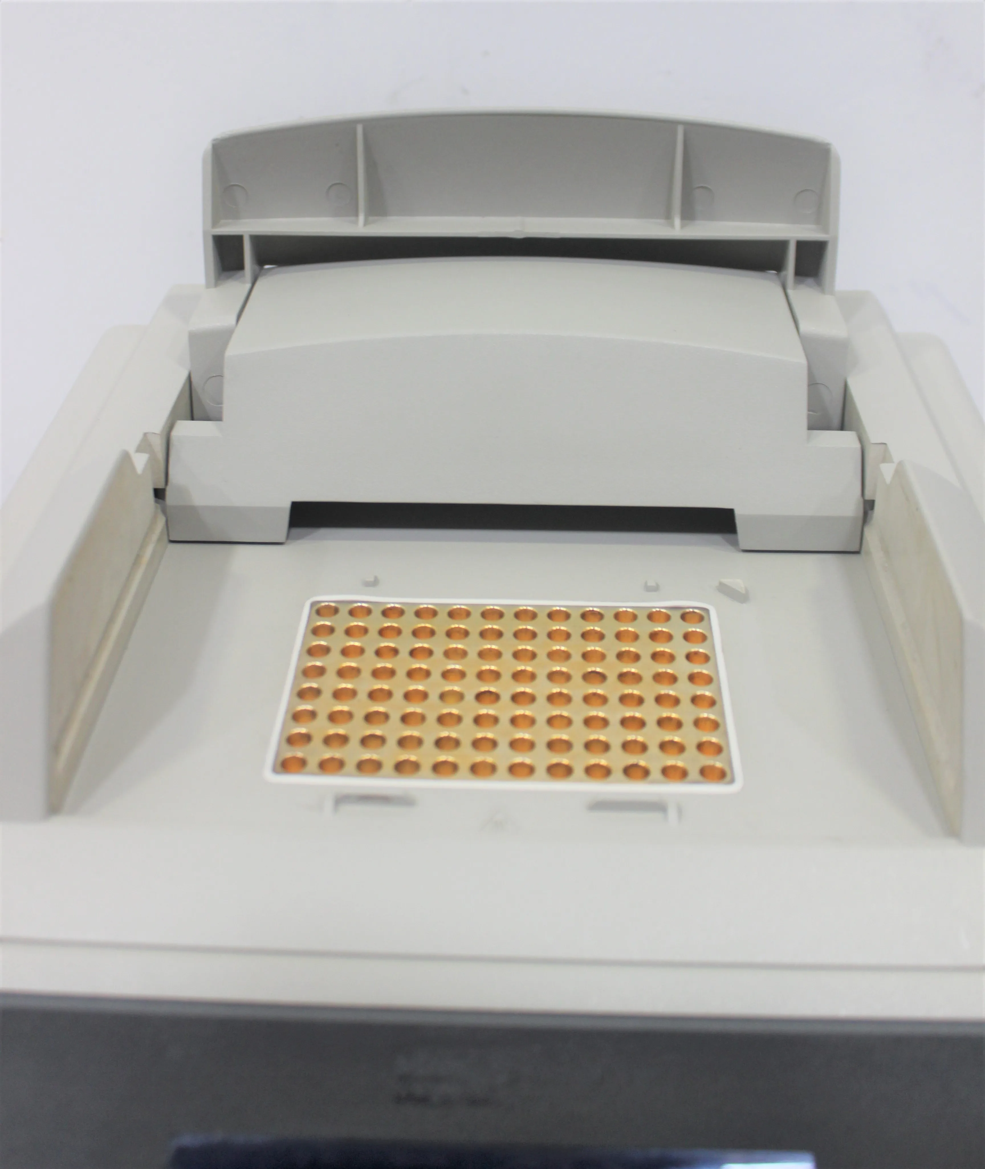 Applied Biosystems 9700 PCR Thermal Cycler N8050200