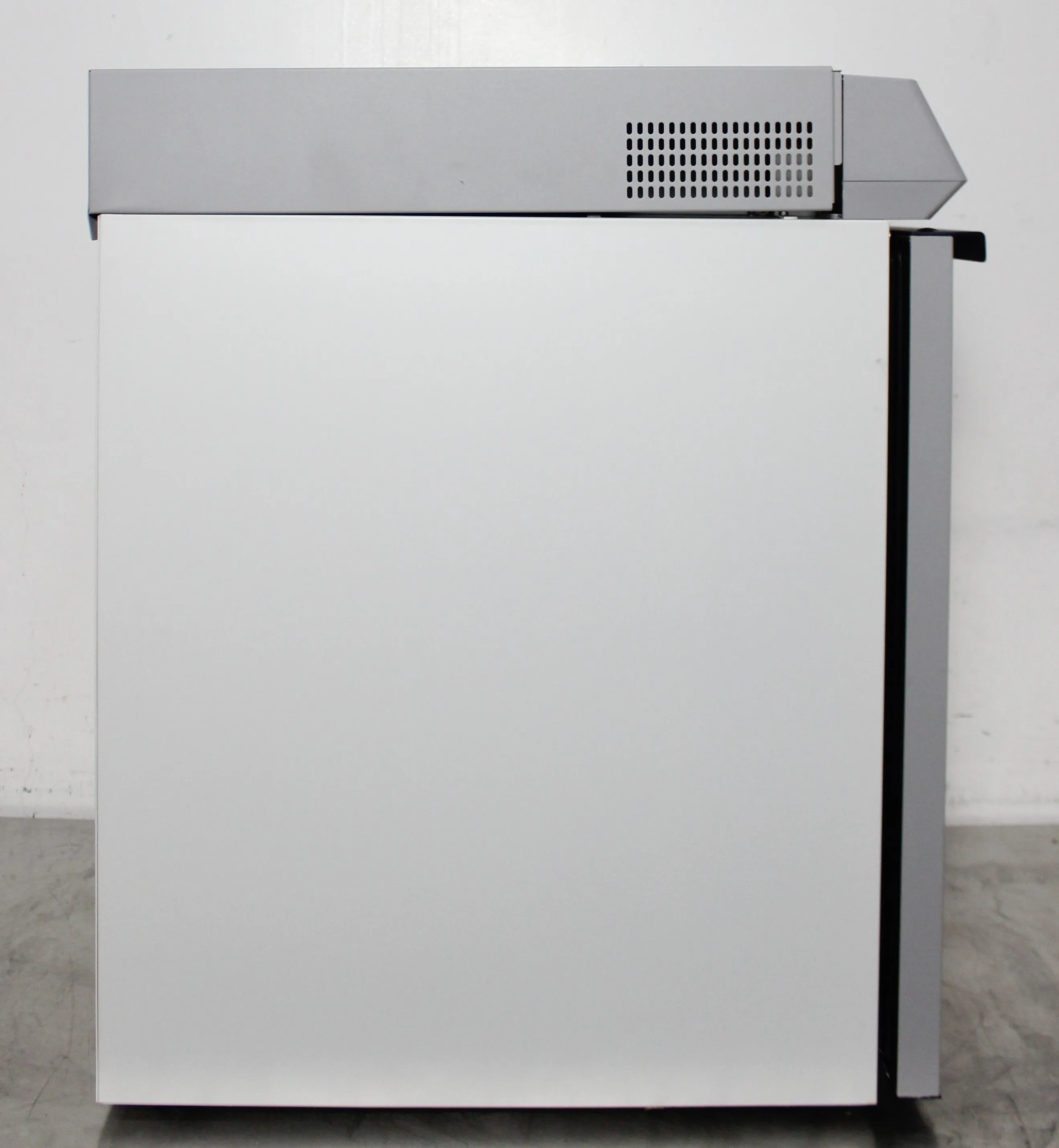 Thermo Scientific TSX Series Undercounter Lab Refrigerator - High-Performance Used Unit