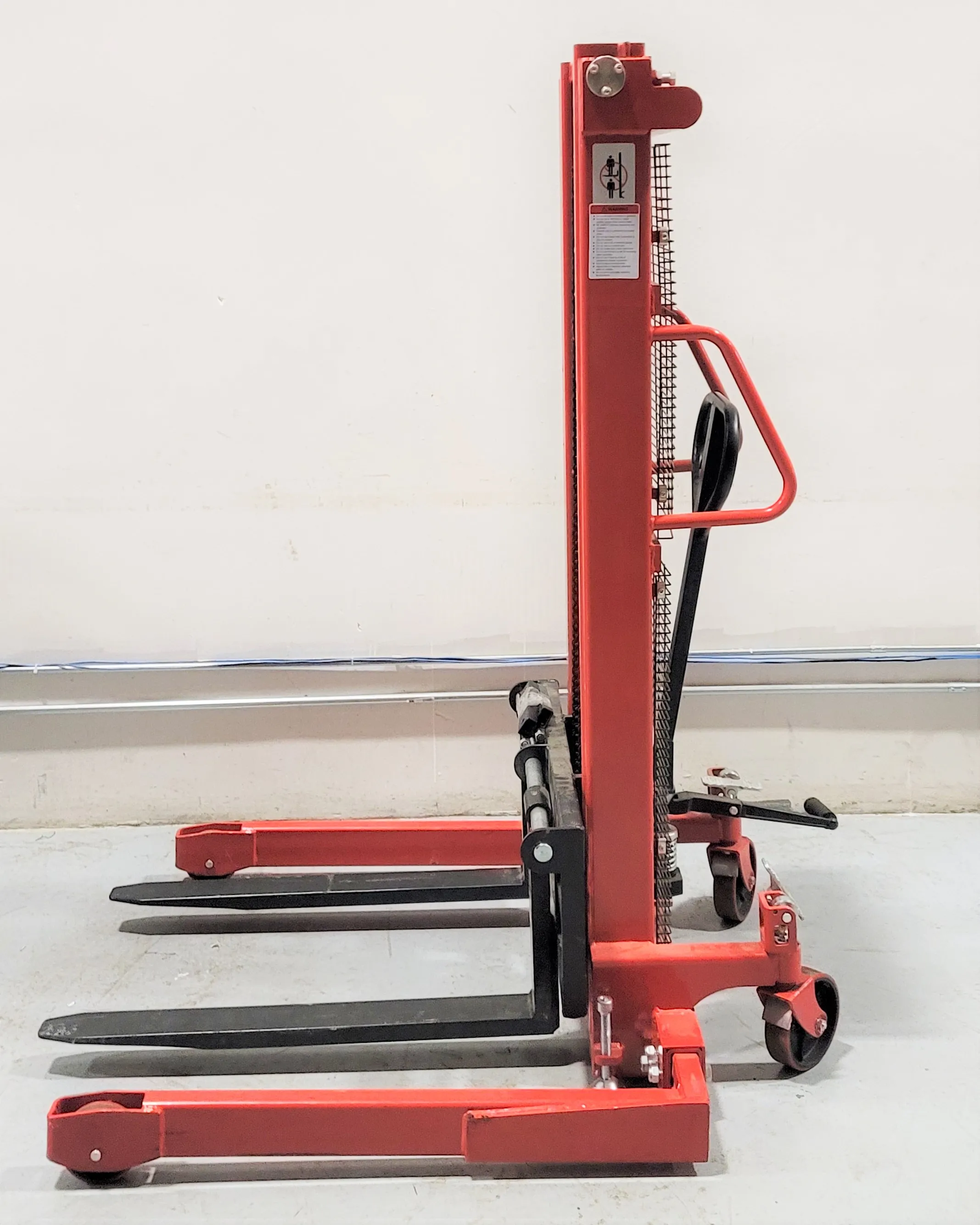 Dayton Manual Straddle Stacker 4VME9, Used, Class 1, 2000 lb Load Capacity - 30-Day Warranty