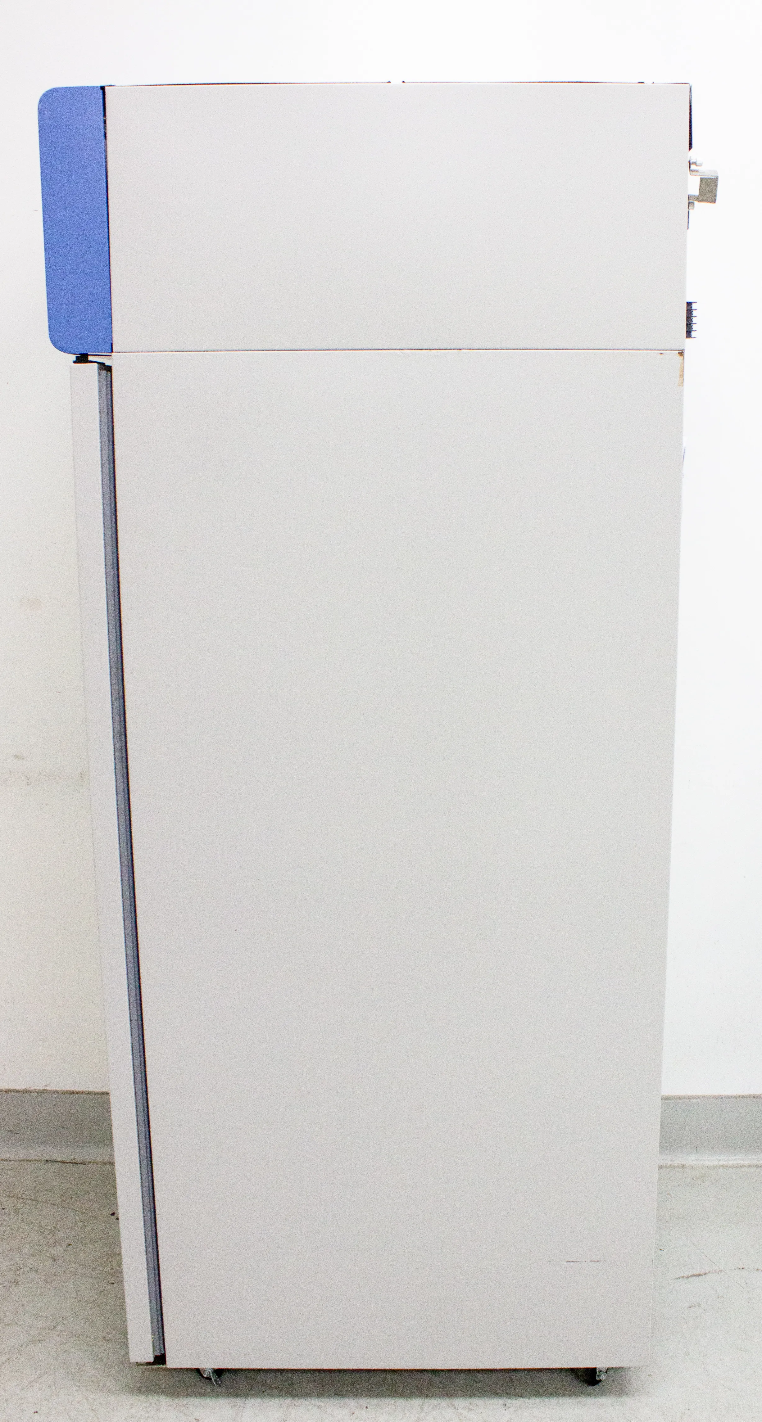 Thermo Scientific Revco -20C Lab Freezer 23.3 Cu. Ft., Upright UGL2320A